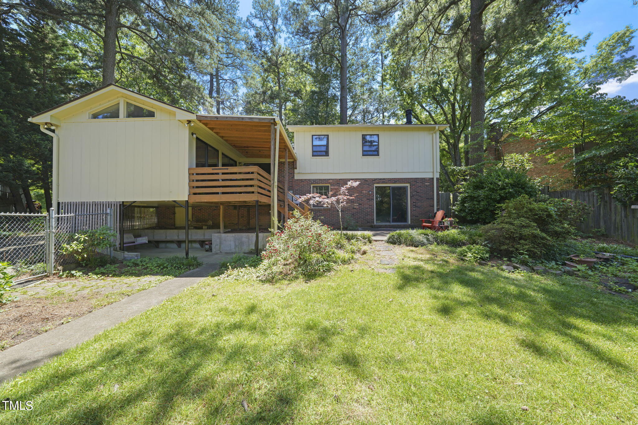 2500 W Woodrow Street