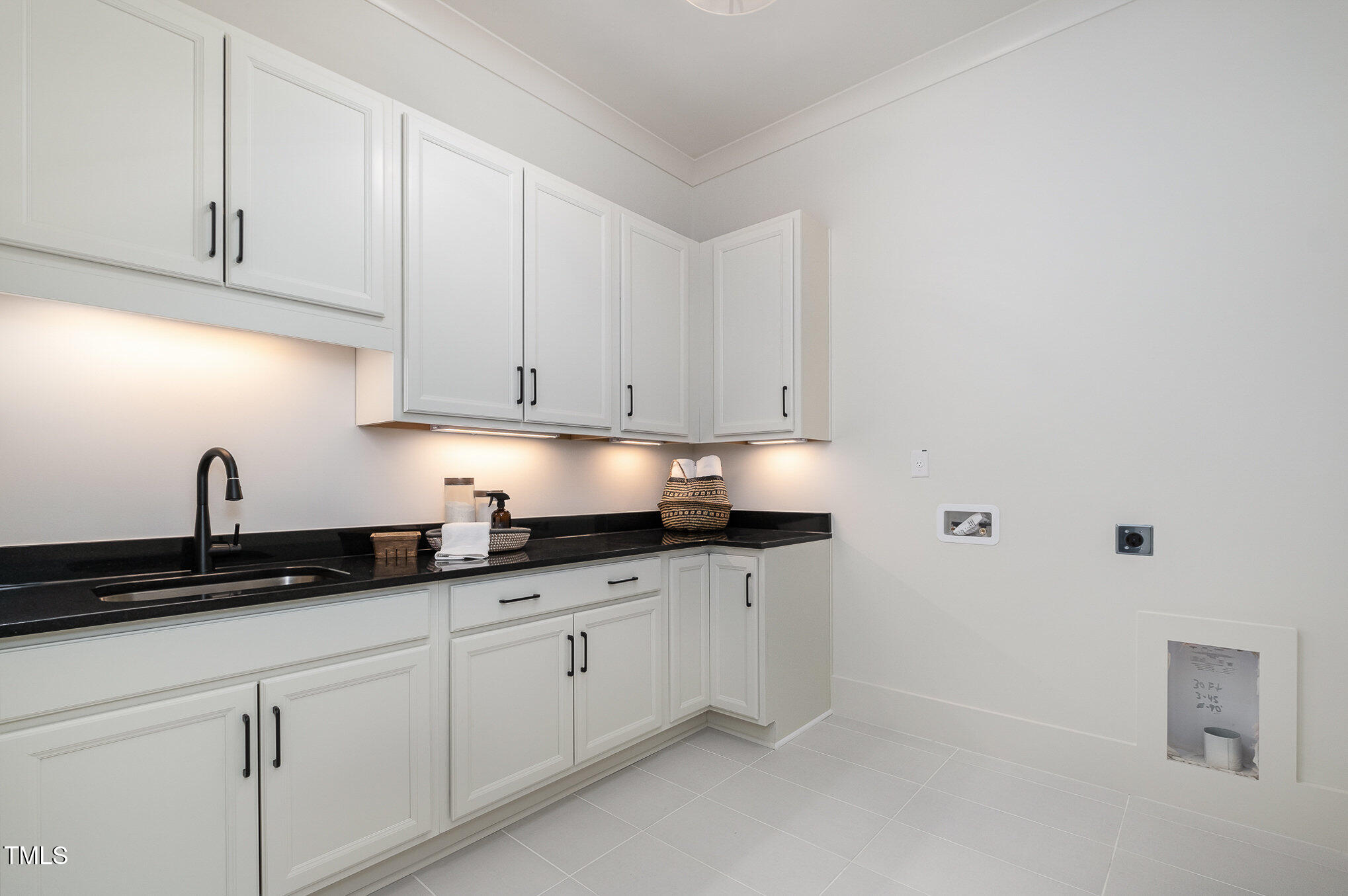 64 Evander Way