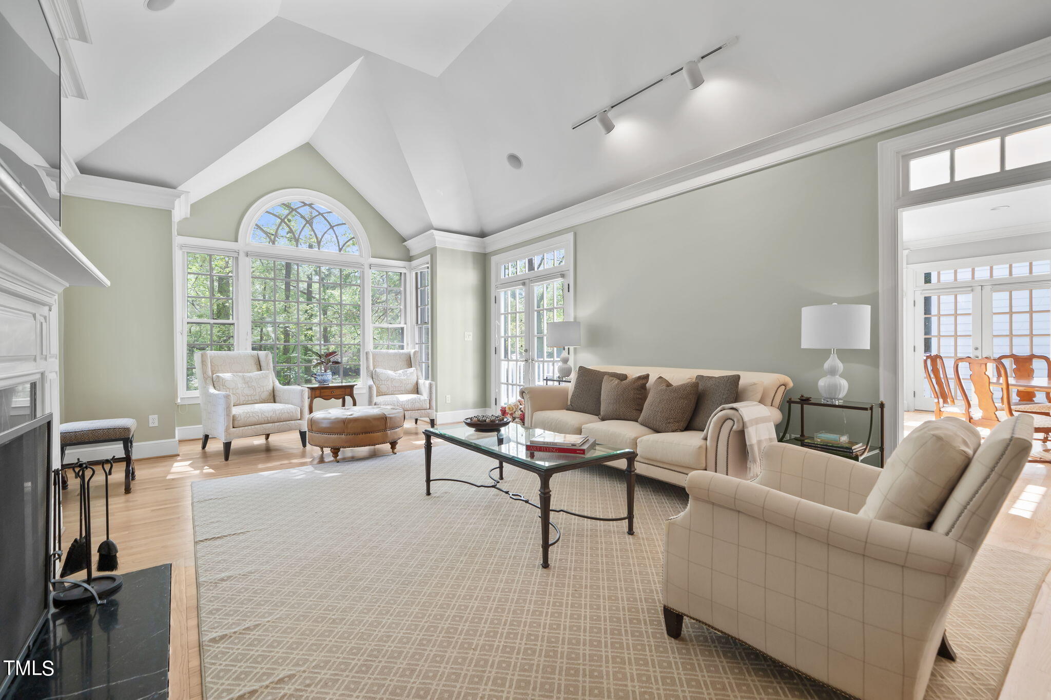 4 Surrey Lane