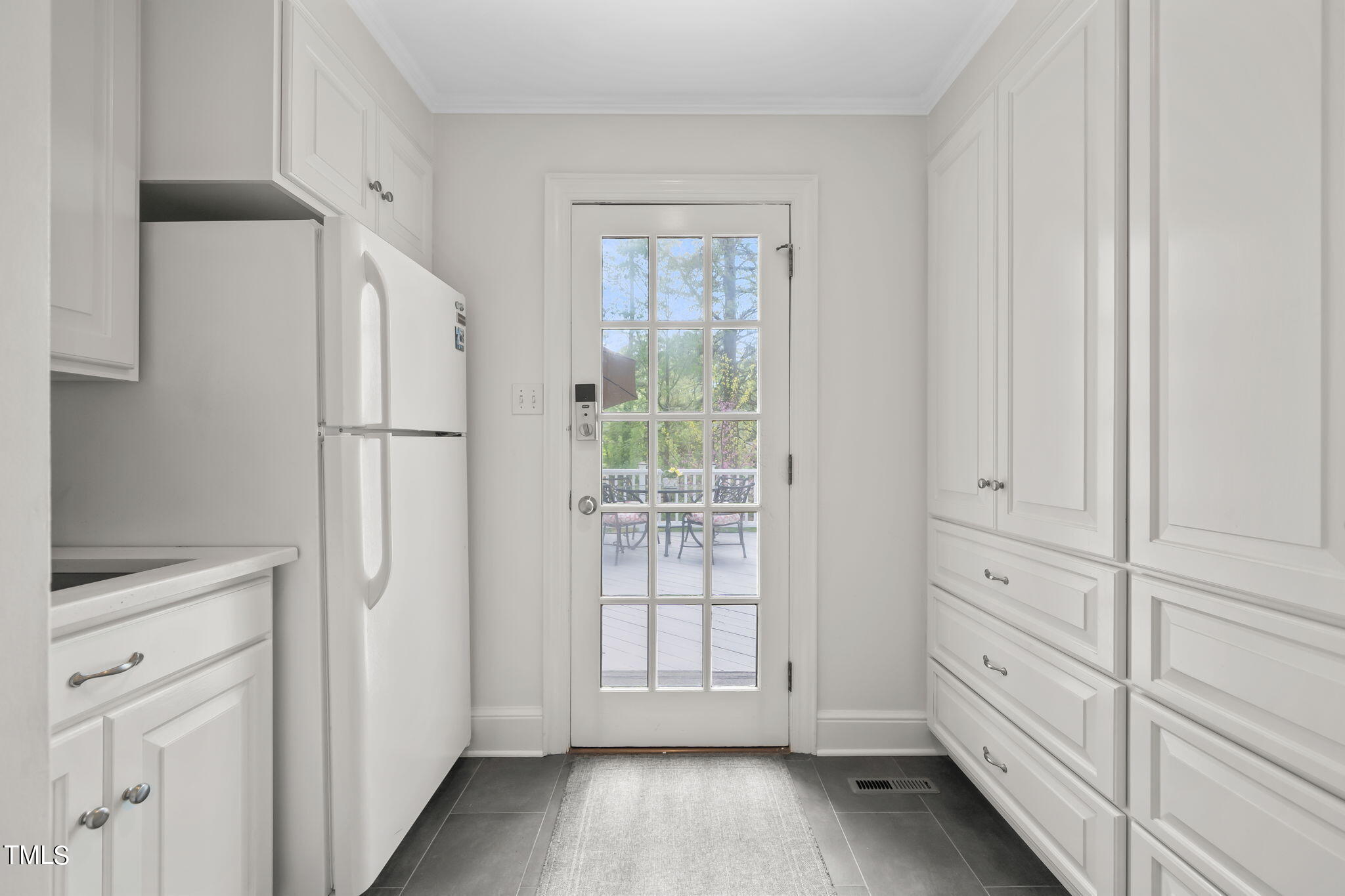 4 Surrey Lane