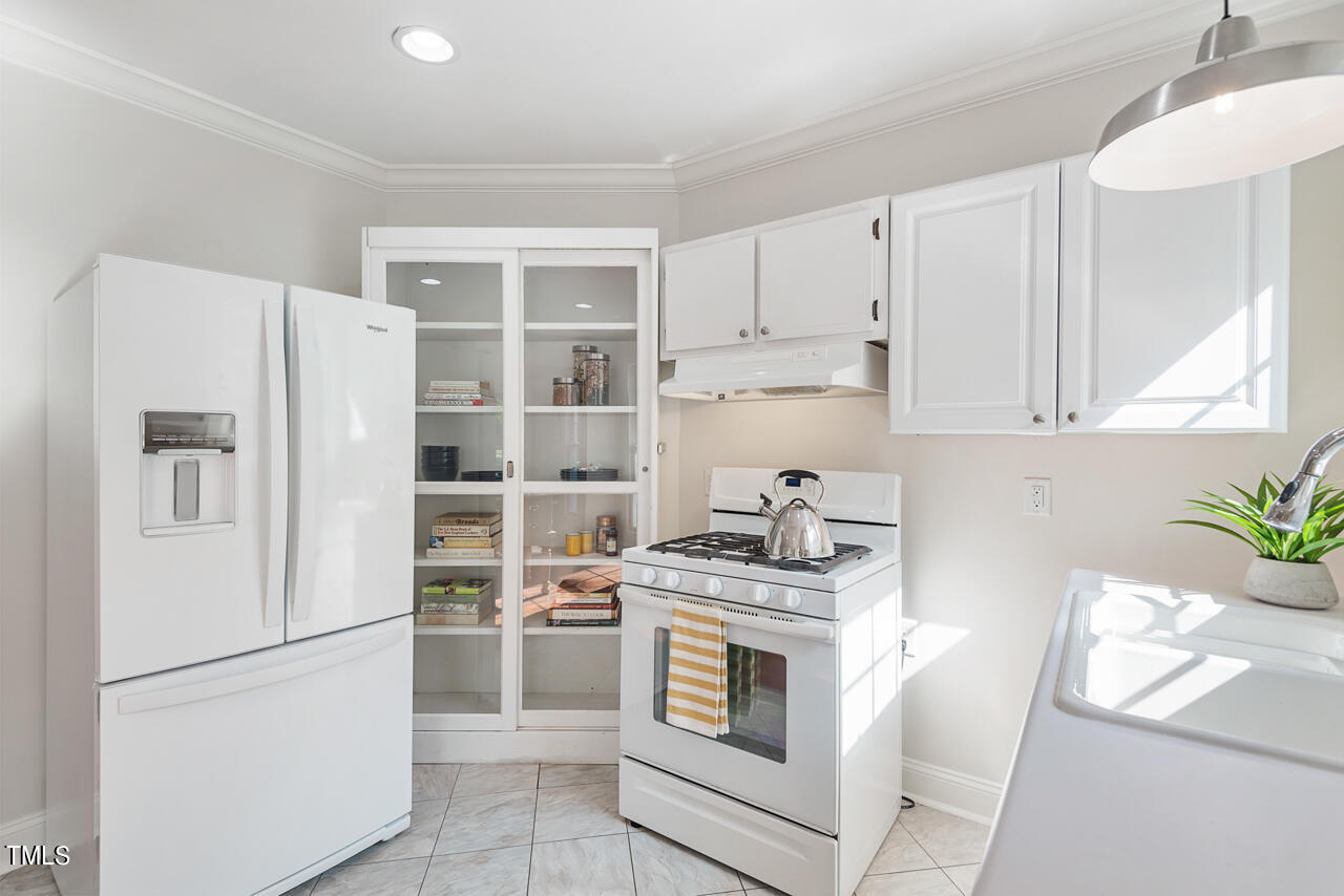 401 W Club Boulevard