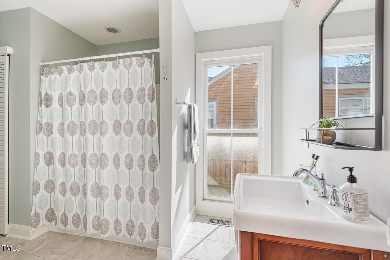 401 W Club Boulevard