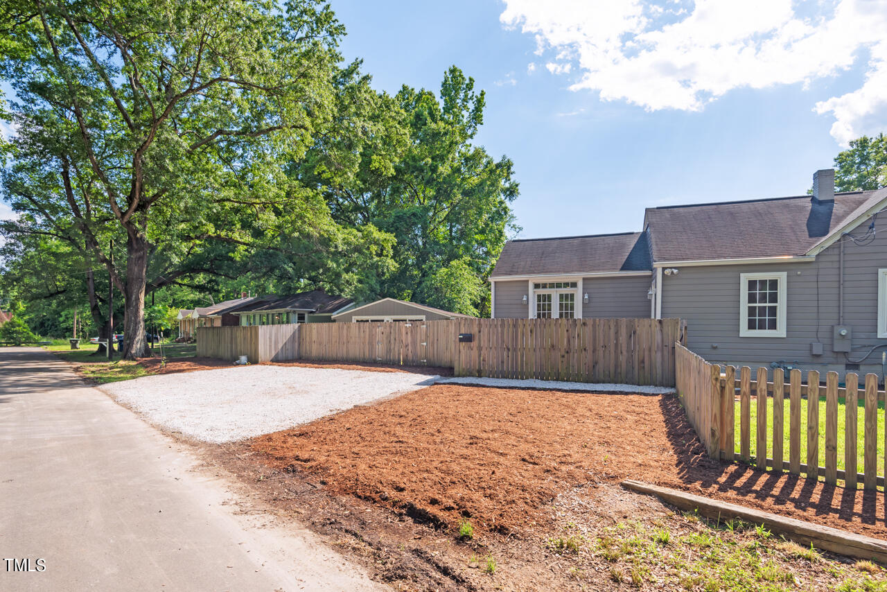 401 W Club Boulevard