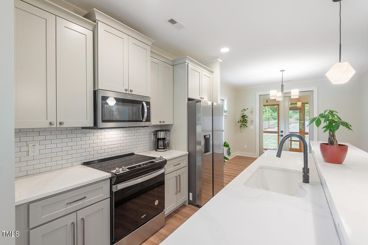 2975 Carolyn Drive