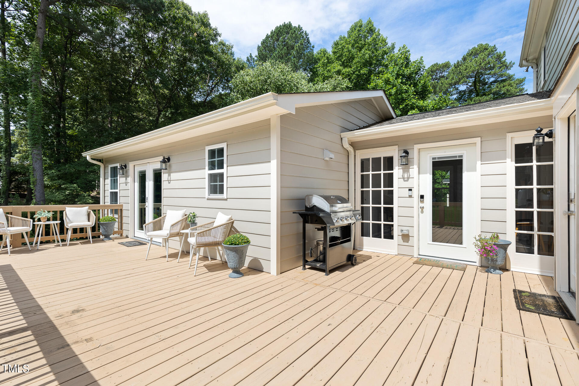 6201 Gainsborough Drive