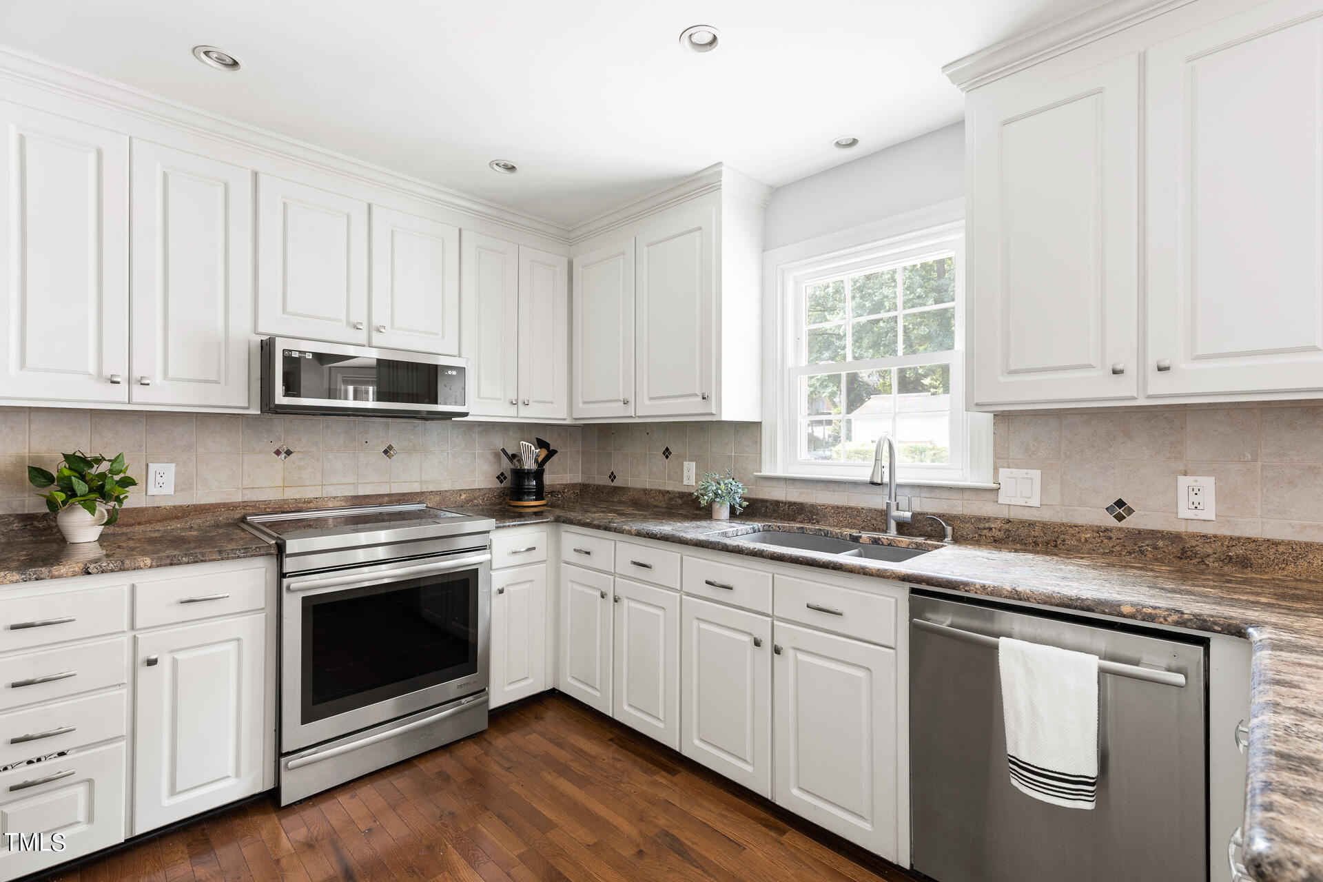 6201 Gainsborough Drive