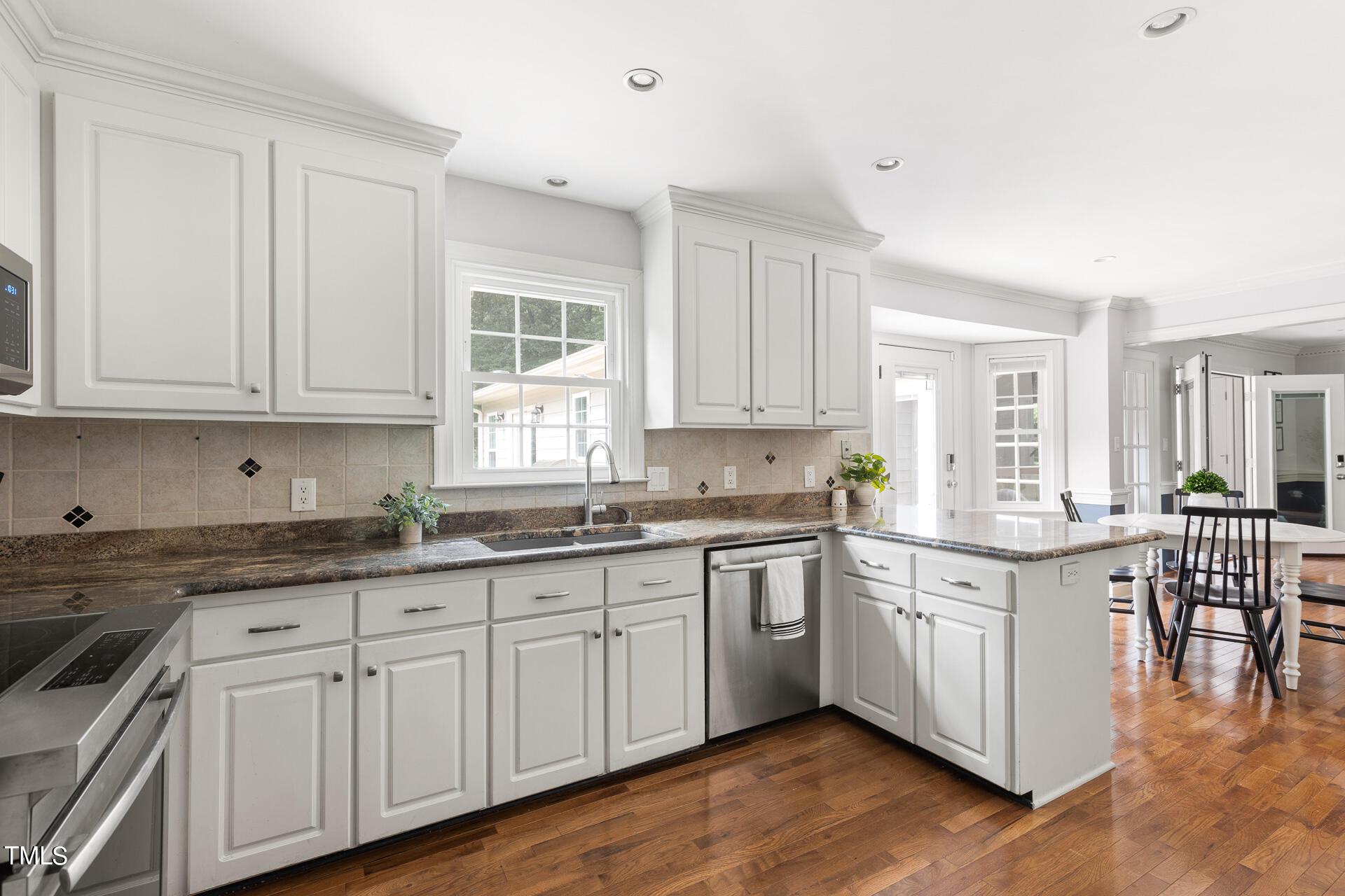 6201 Gainsborough Drive