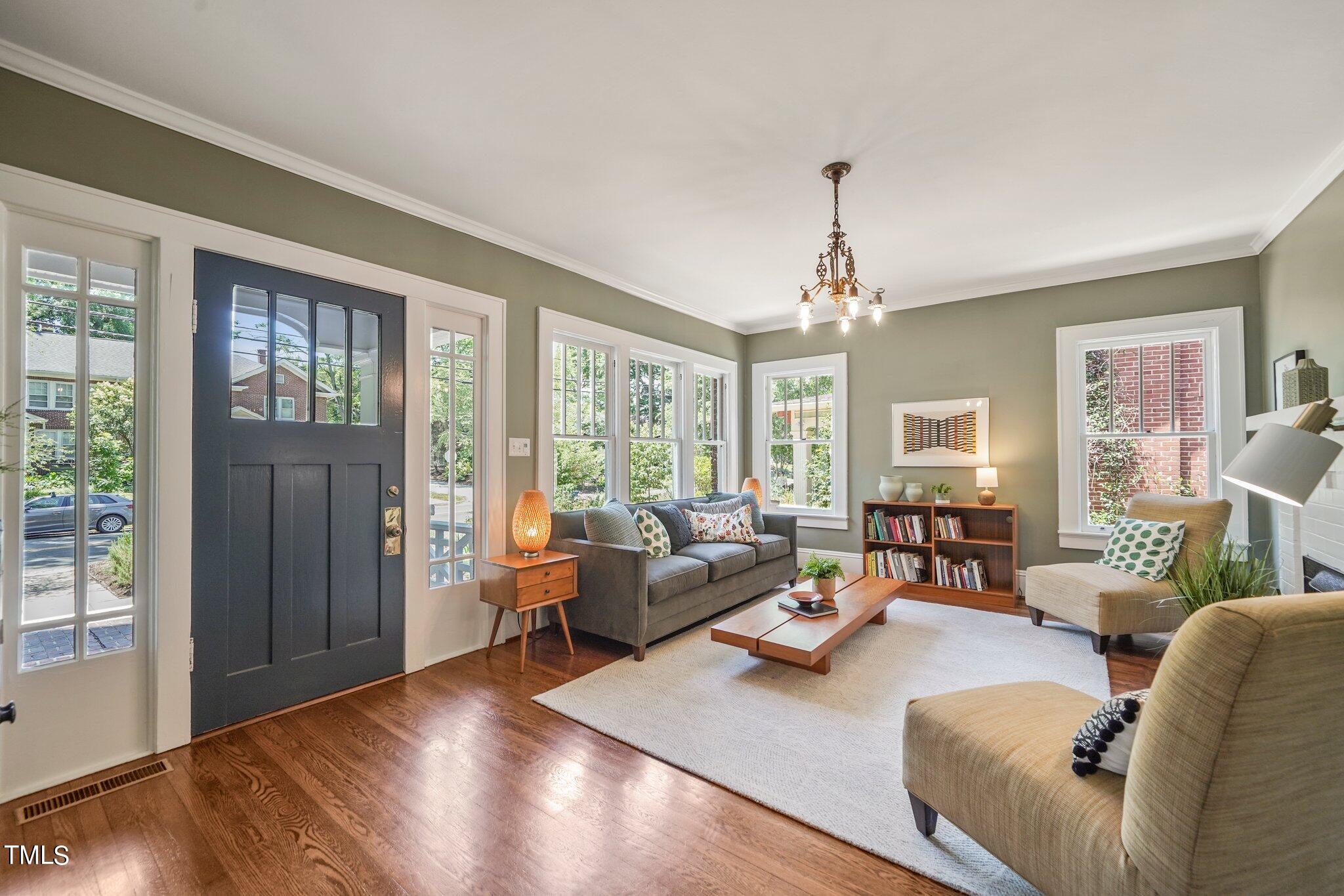 208 W Trinity Avenue