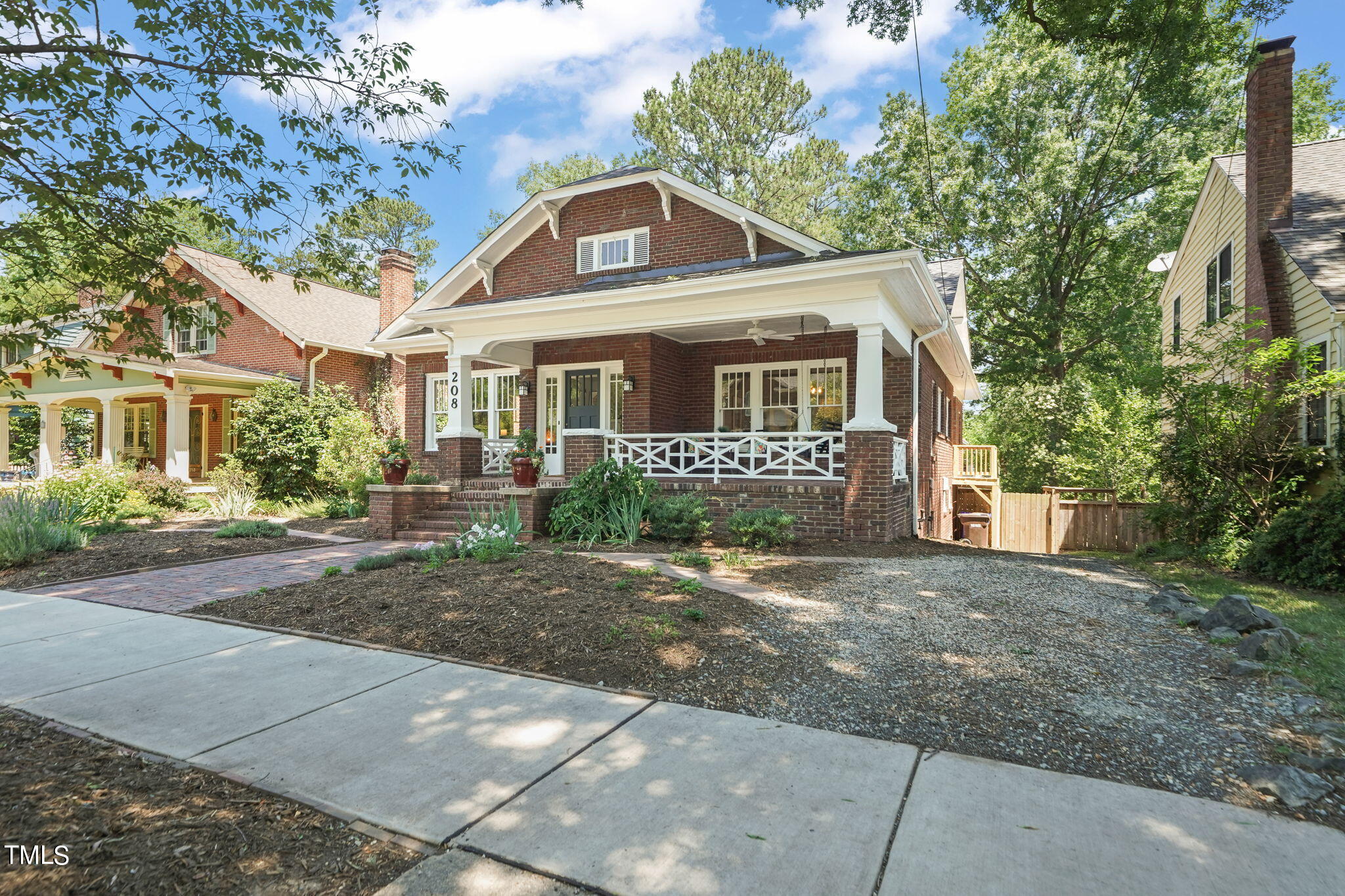 208 W Trinity Avenue