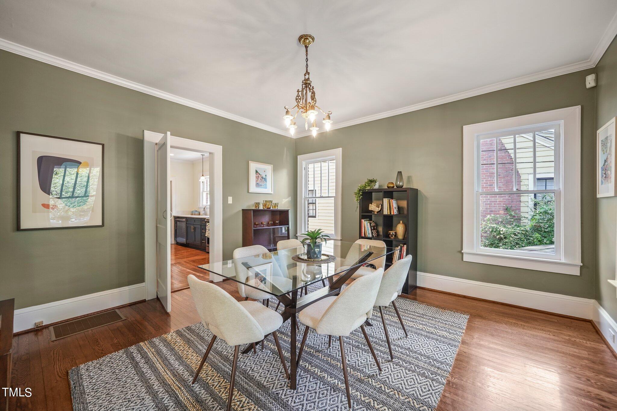 208 W Trinity Avenue