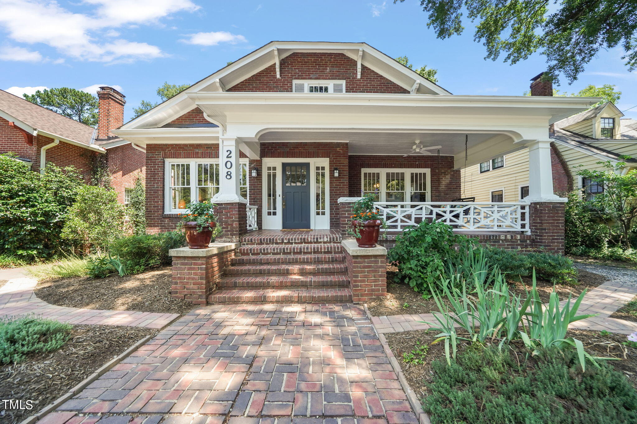 208 W Trinity Avenue