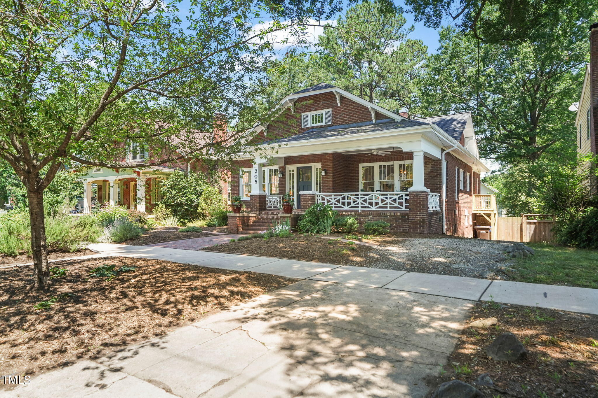 208 W Trinity Avenue
