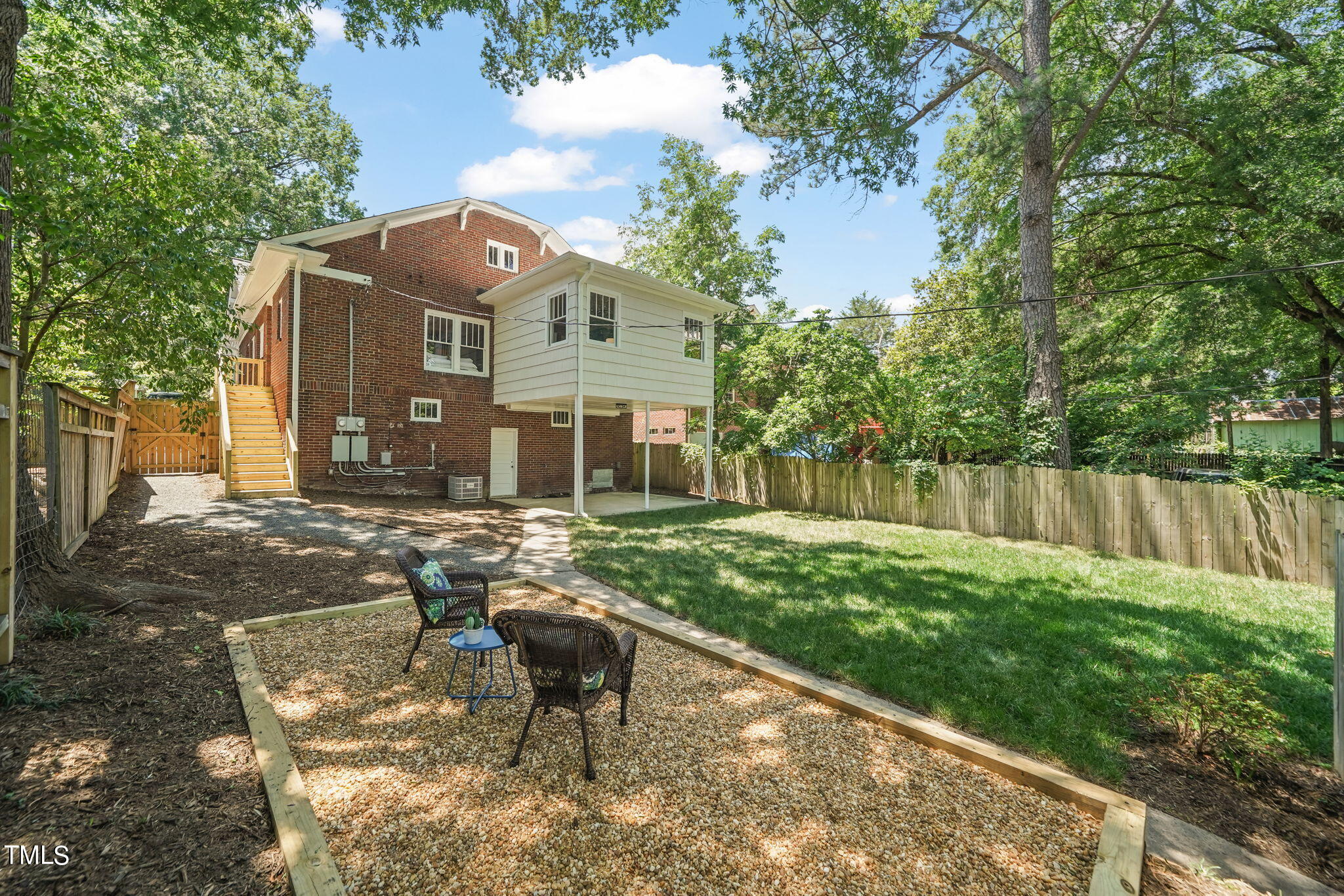 208 W Trinity Avenue