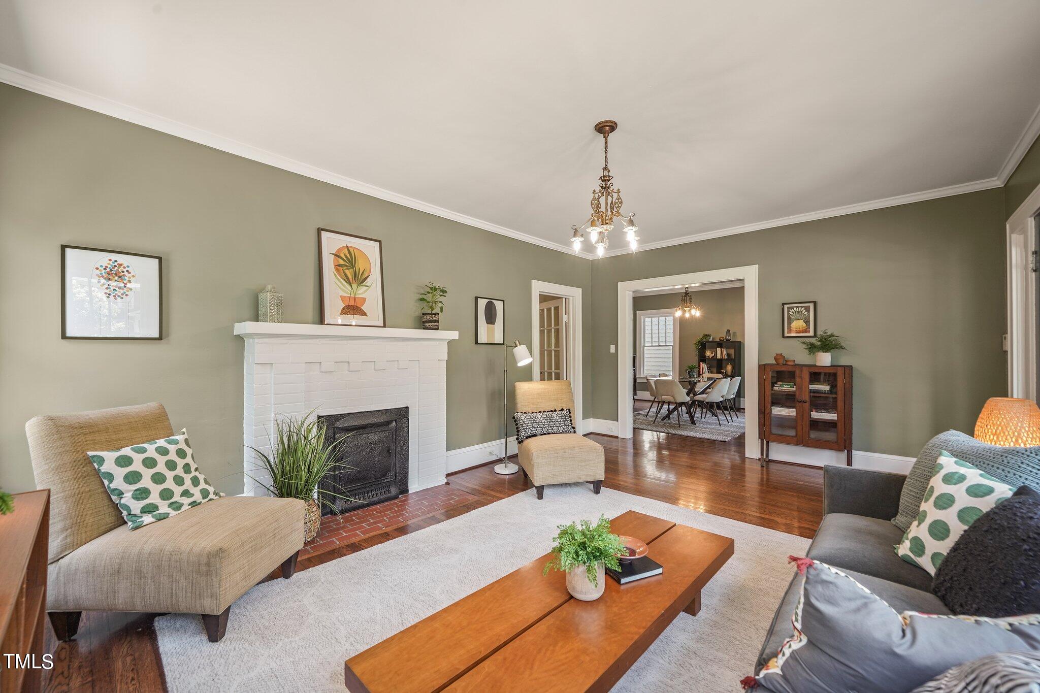 208 W Trinity Avenue