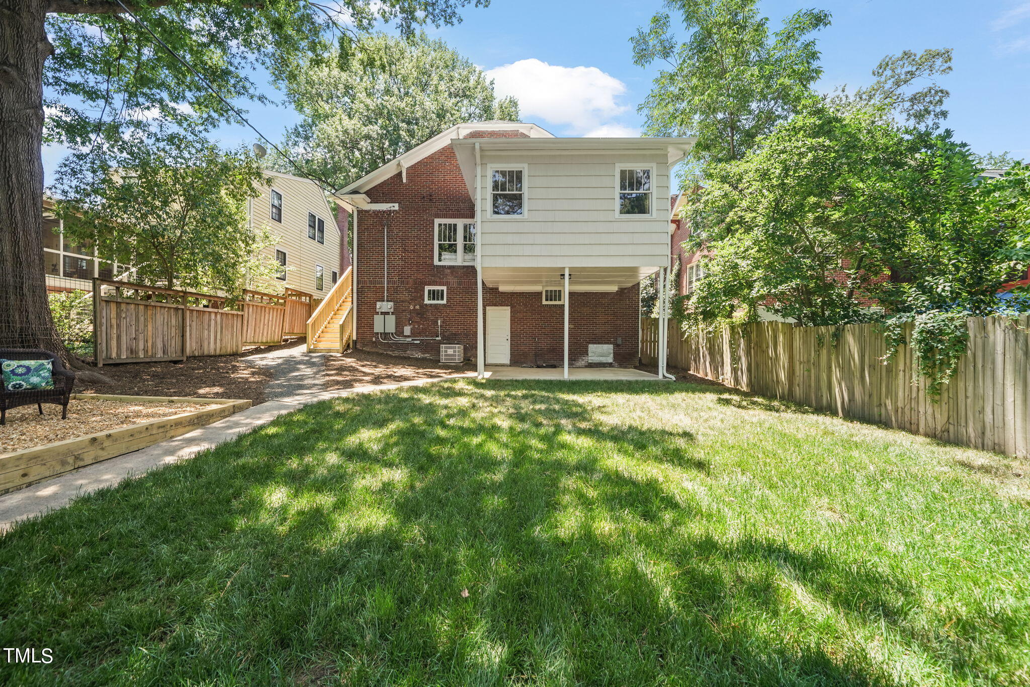 208 W Trinity Avenue