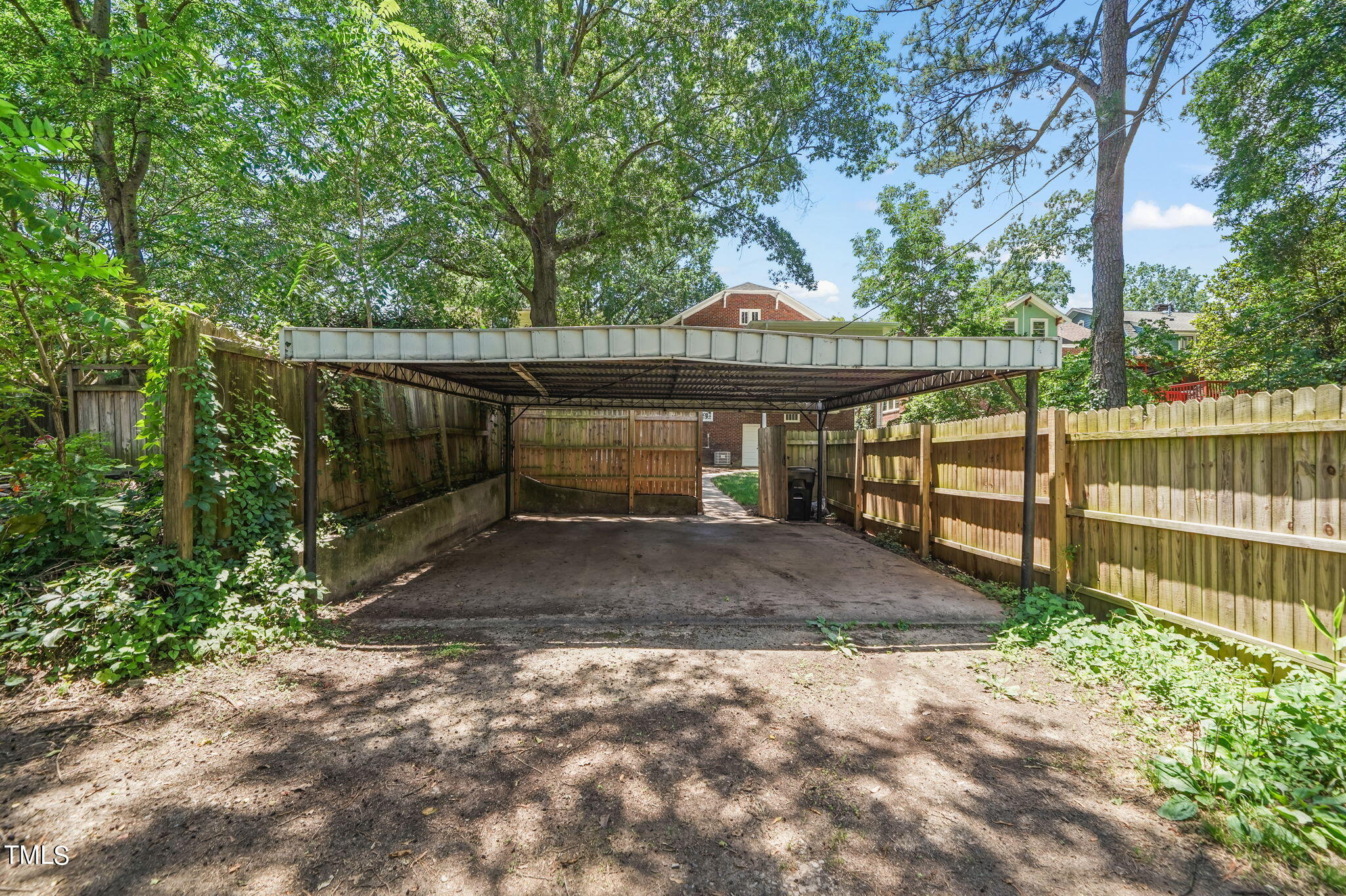 208 W Trinity Avenue