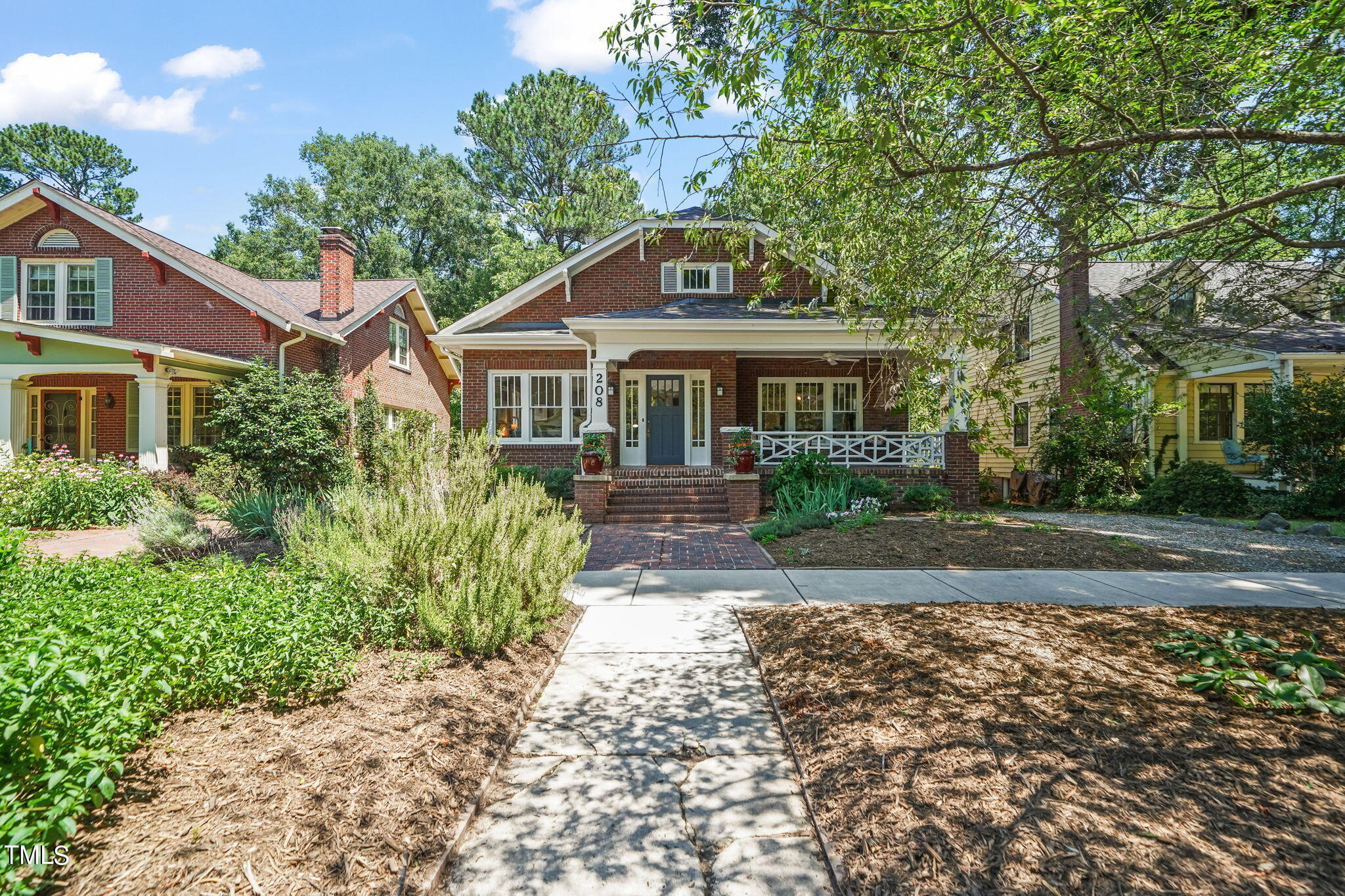 208 W Trinity Avenue