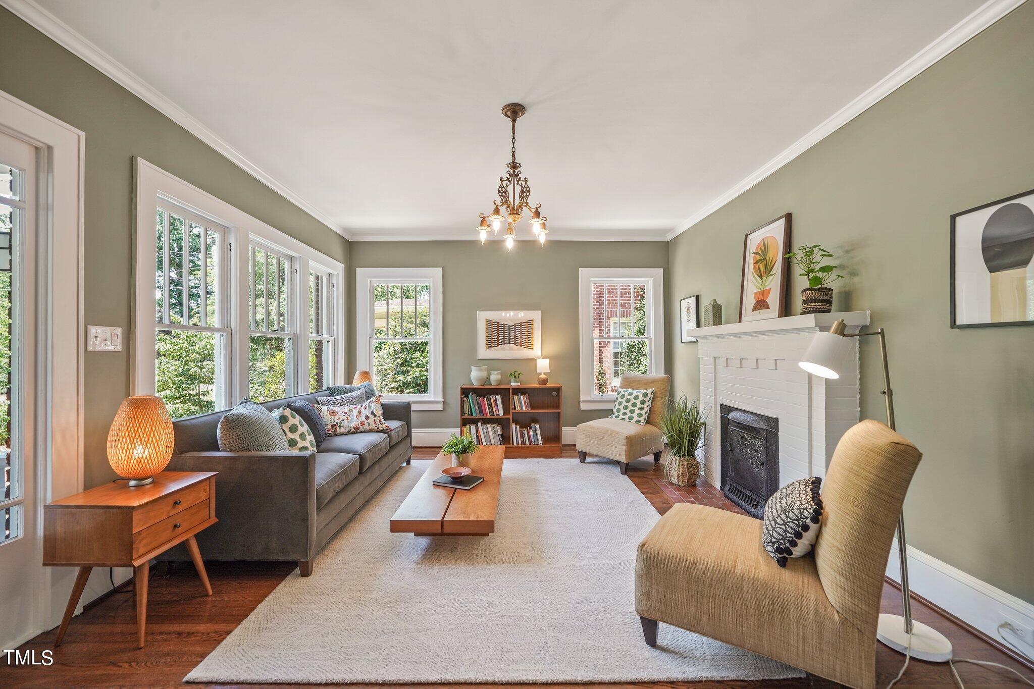 208 W Trinity Avenue
