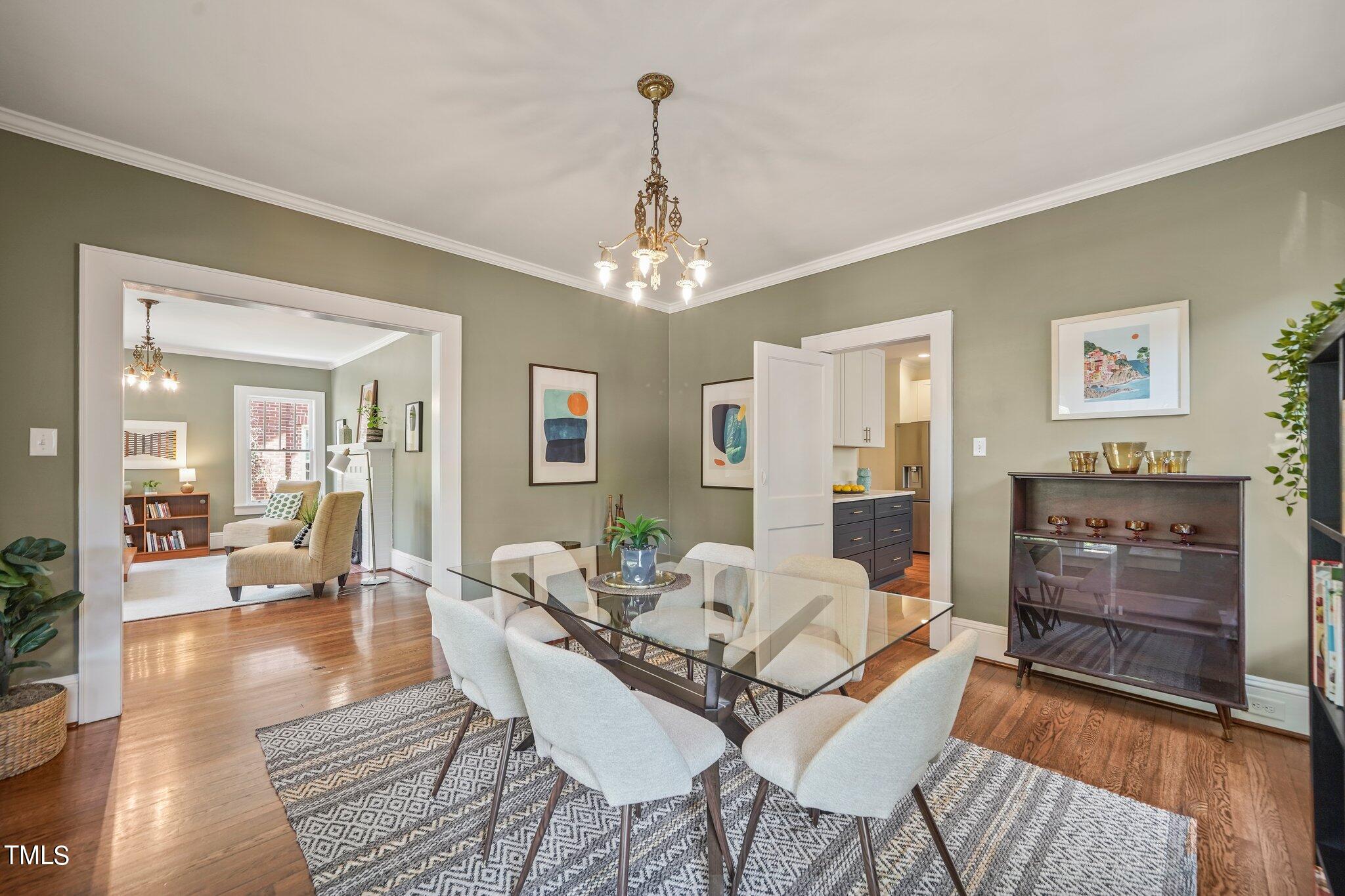 208 W Trinity Avenue