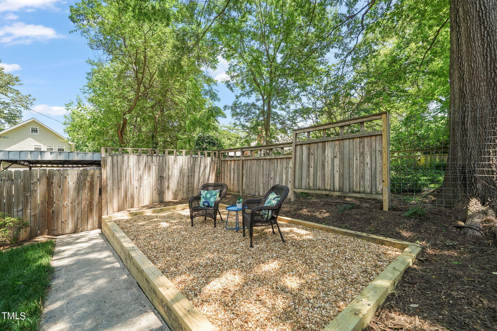 208 W Trinity Avenue