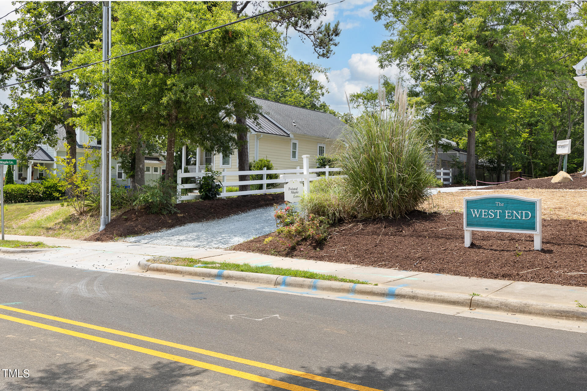 537 Twisted Maple Lane