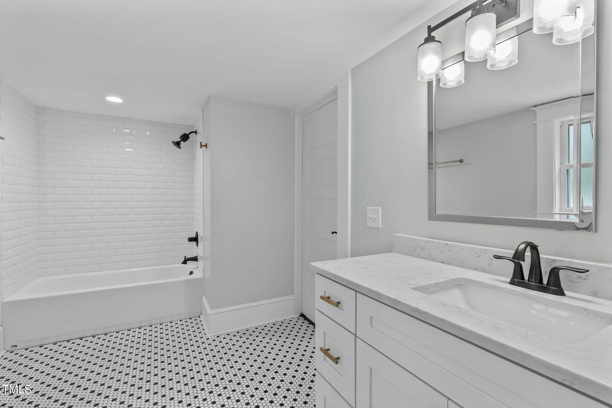 411 E Trinity Avenue