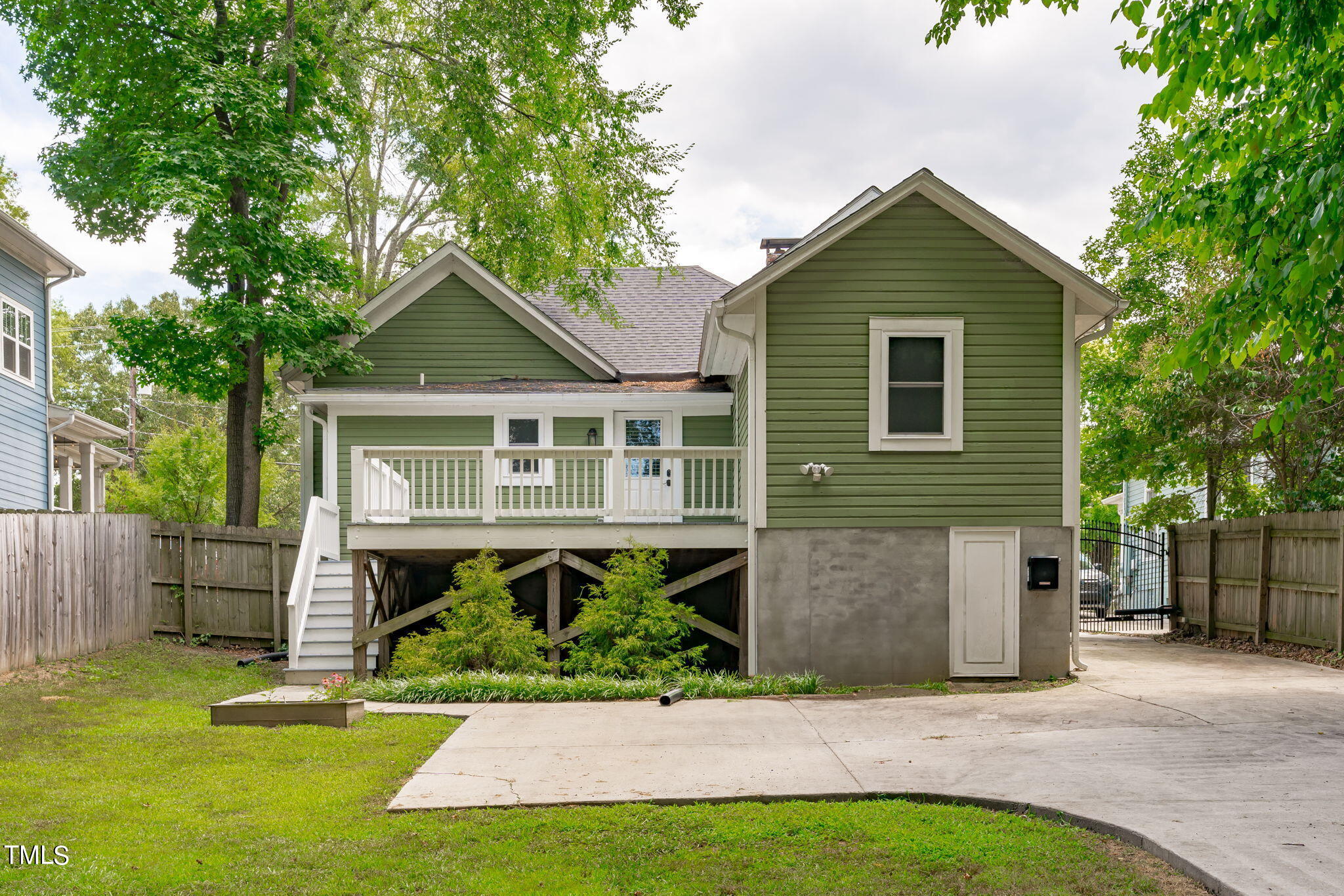 411 E Trinity Avenue