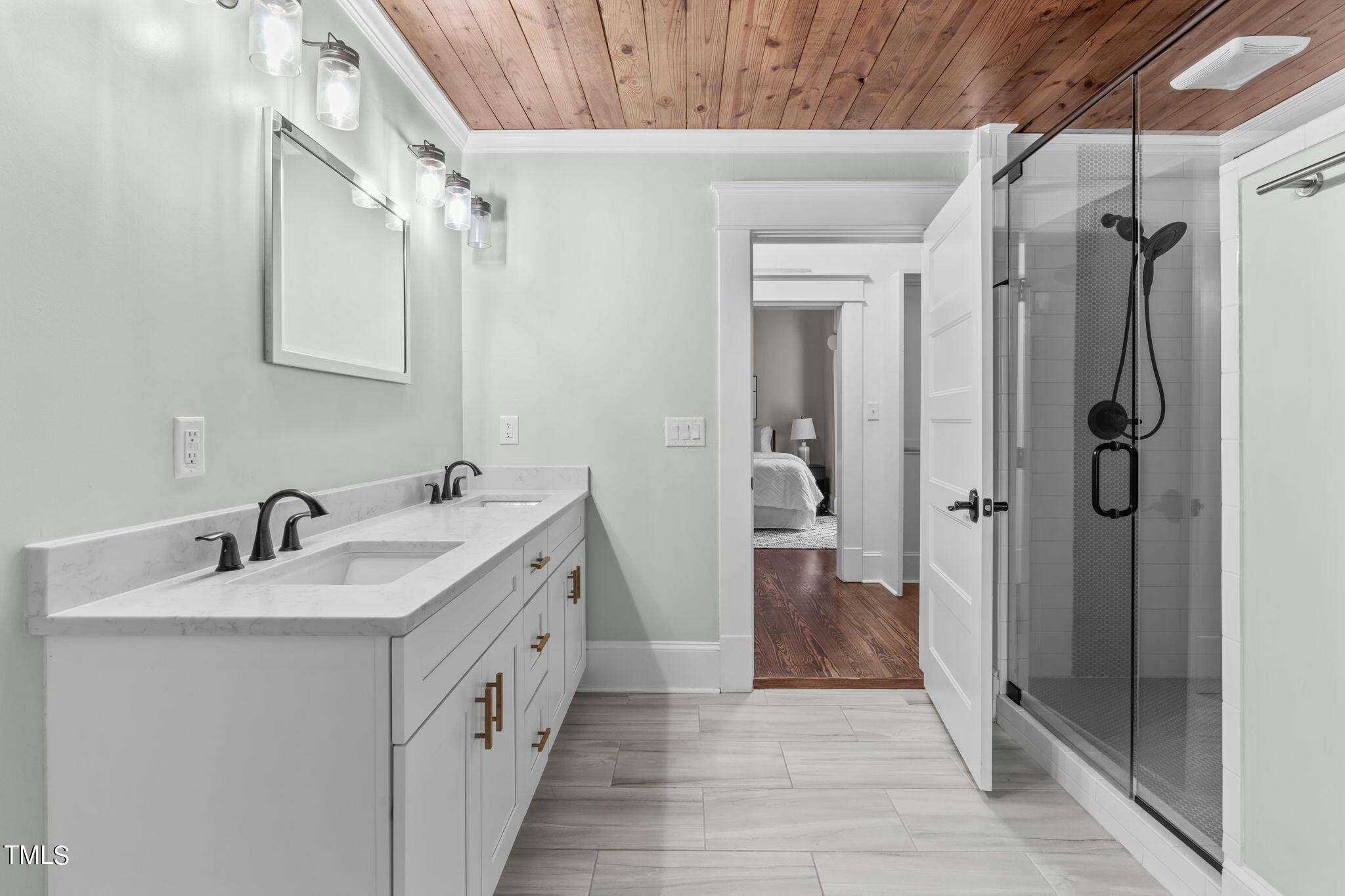 411 E Trinity Avenue