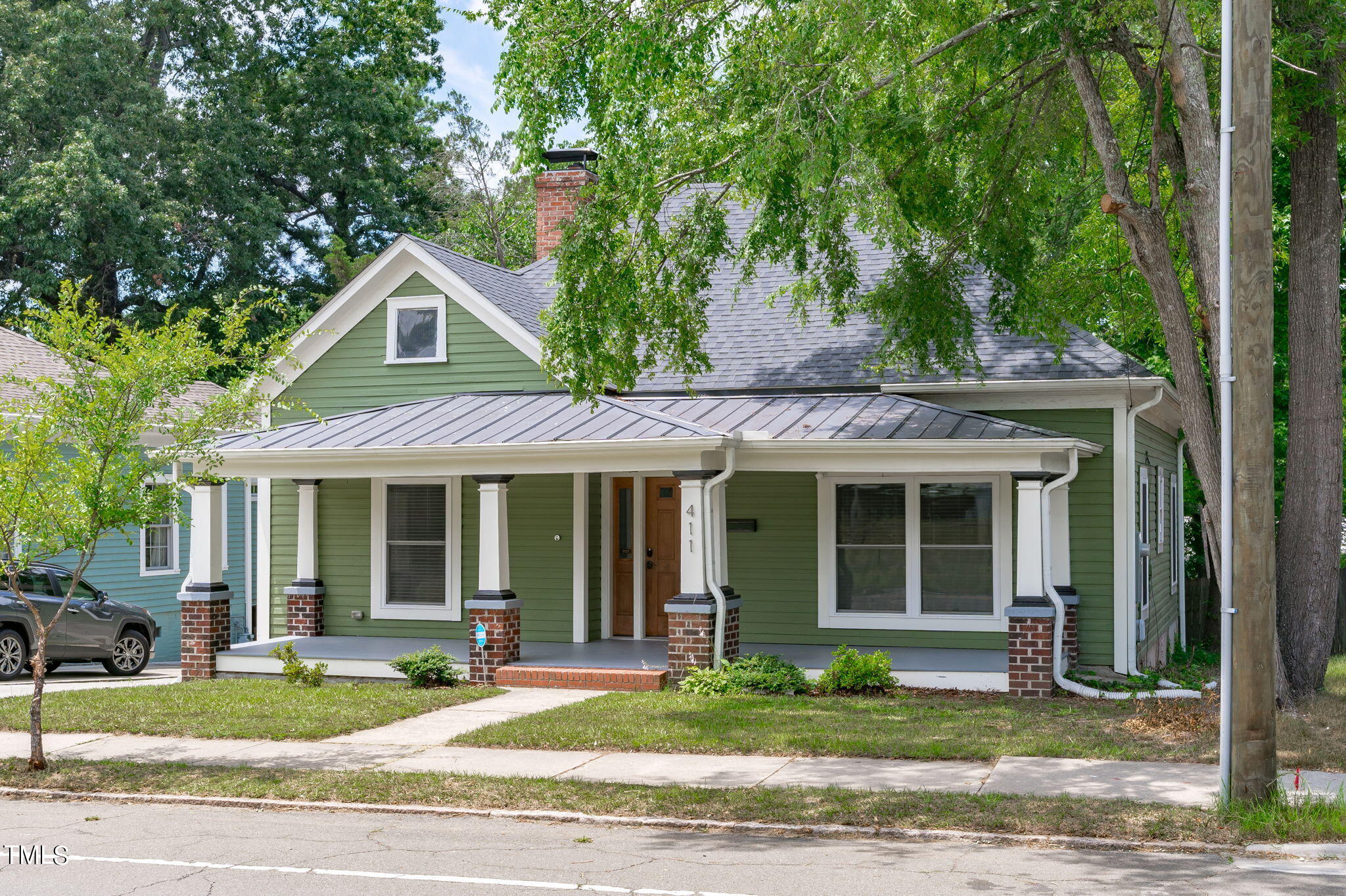 411 E Trinity Avenue