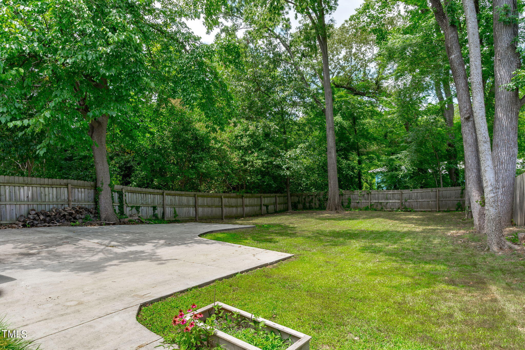 411 E Trinity Avenue