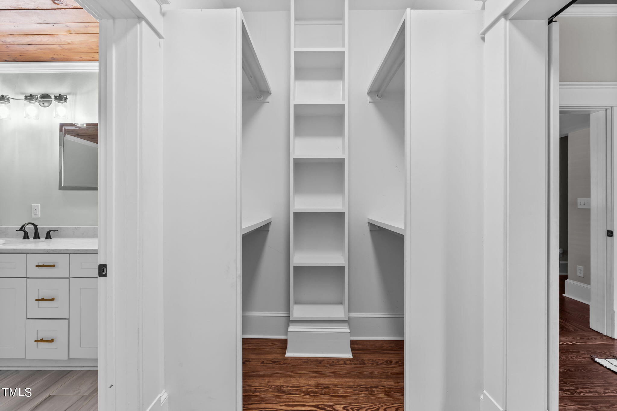 411 E Trinity Avenue