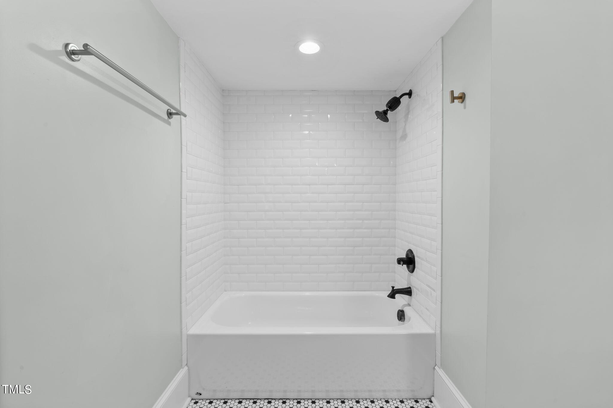 411 E Trinity Avenue