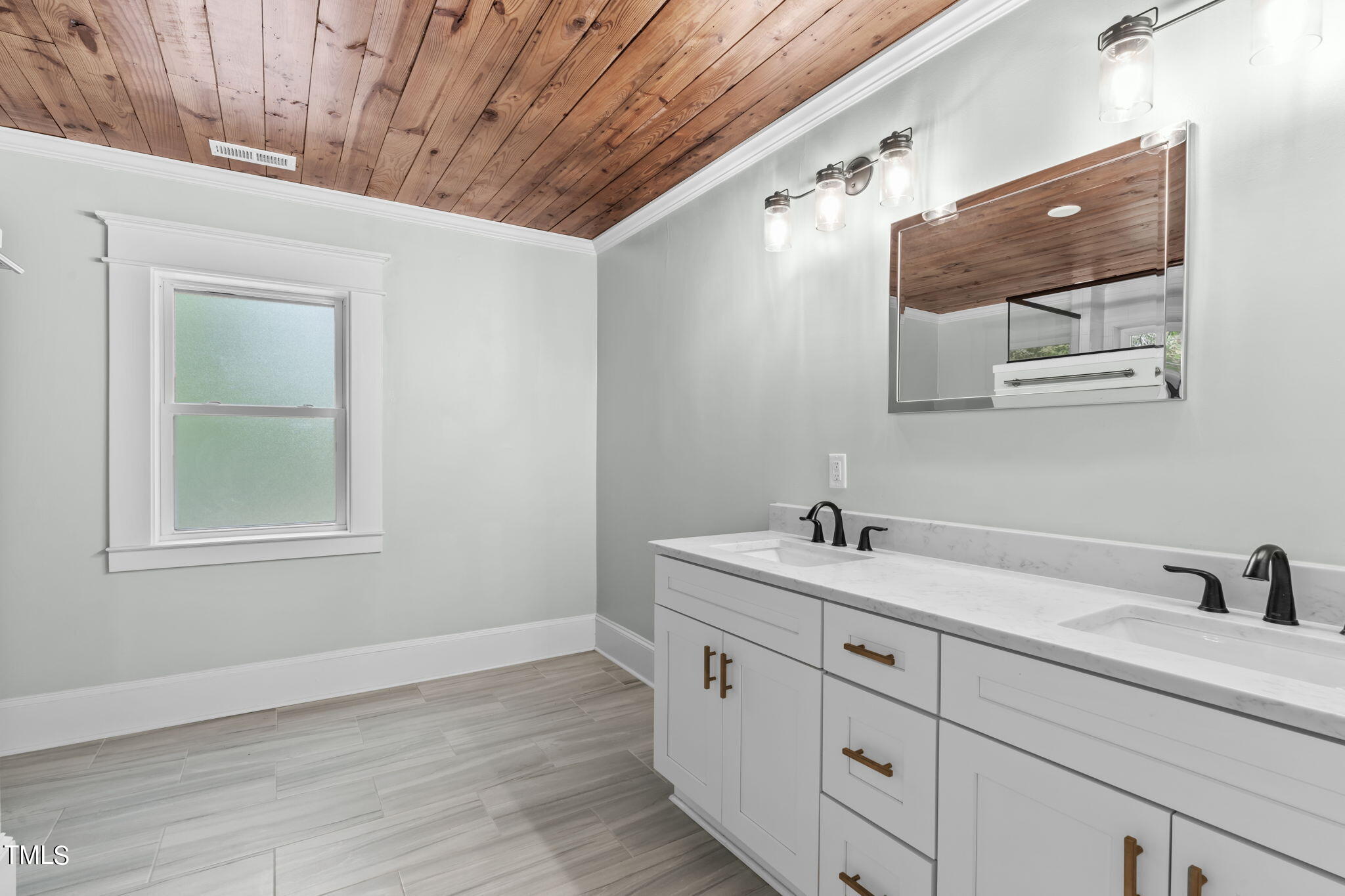 411 E Trinity Avenue