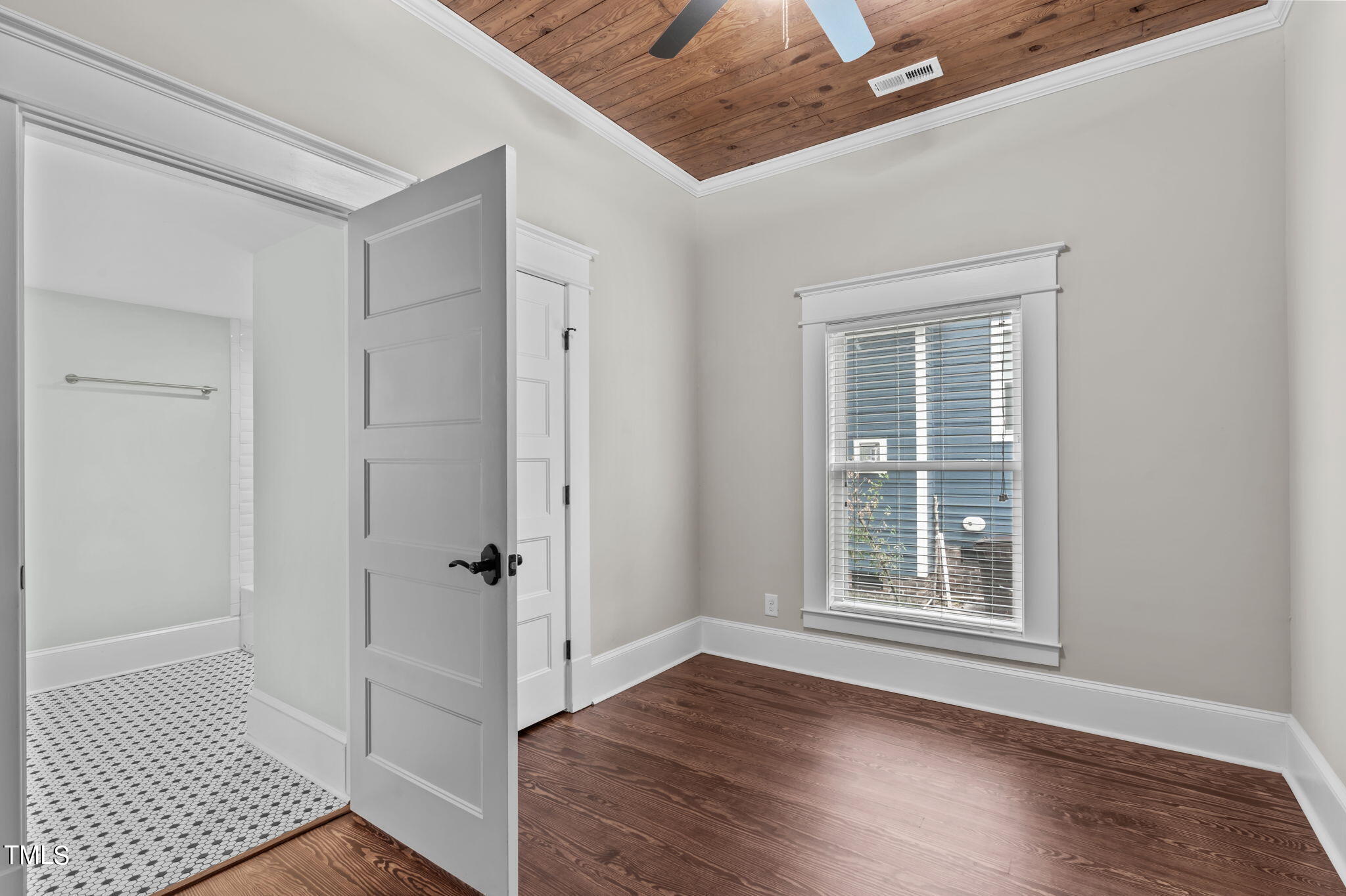 411 E Trinity Avenue