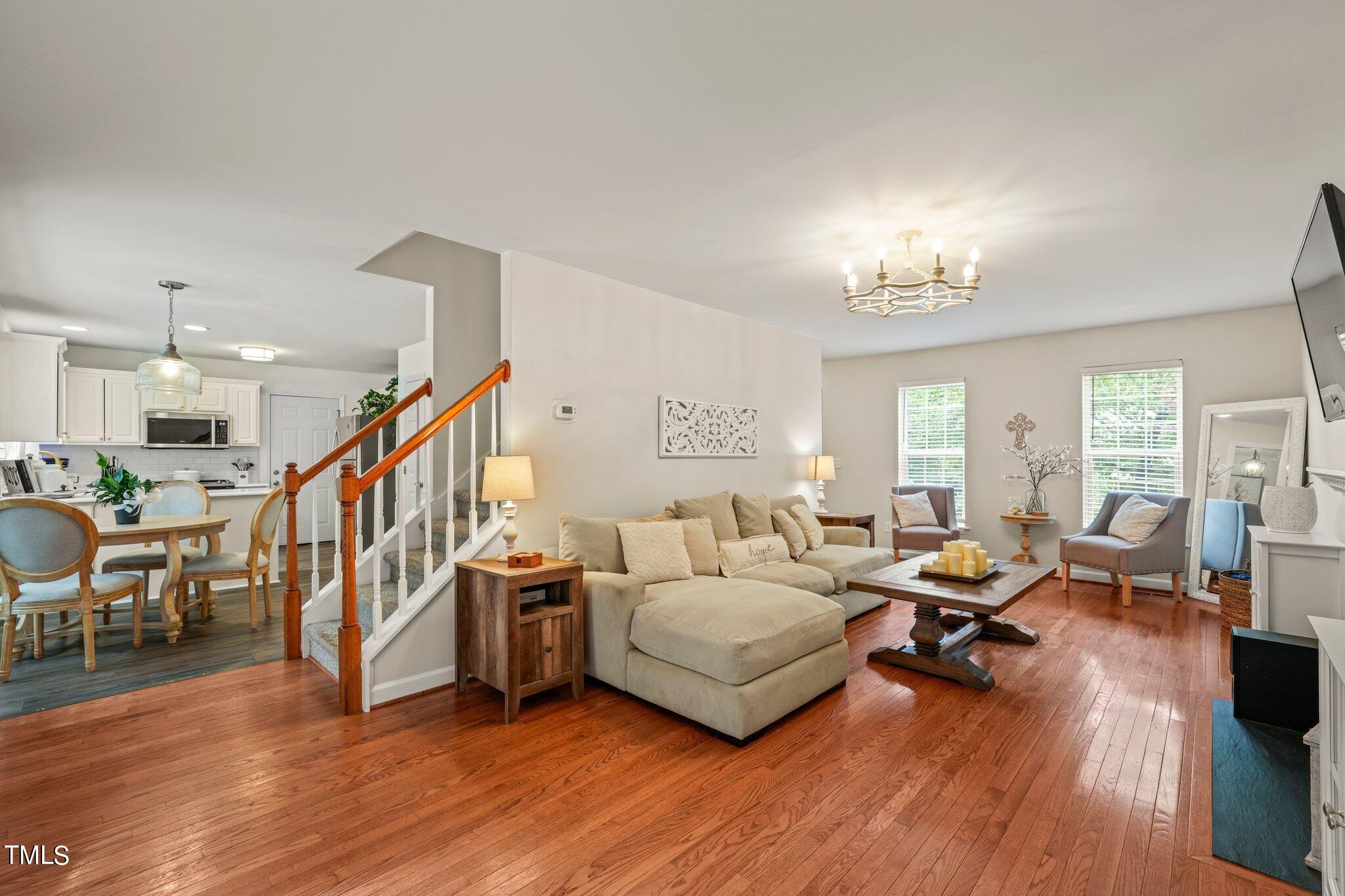 211 S English Hill Lane