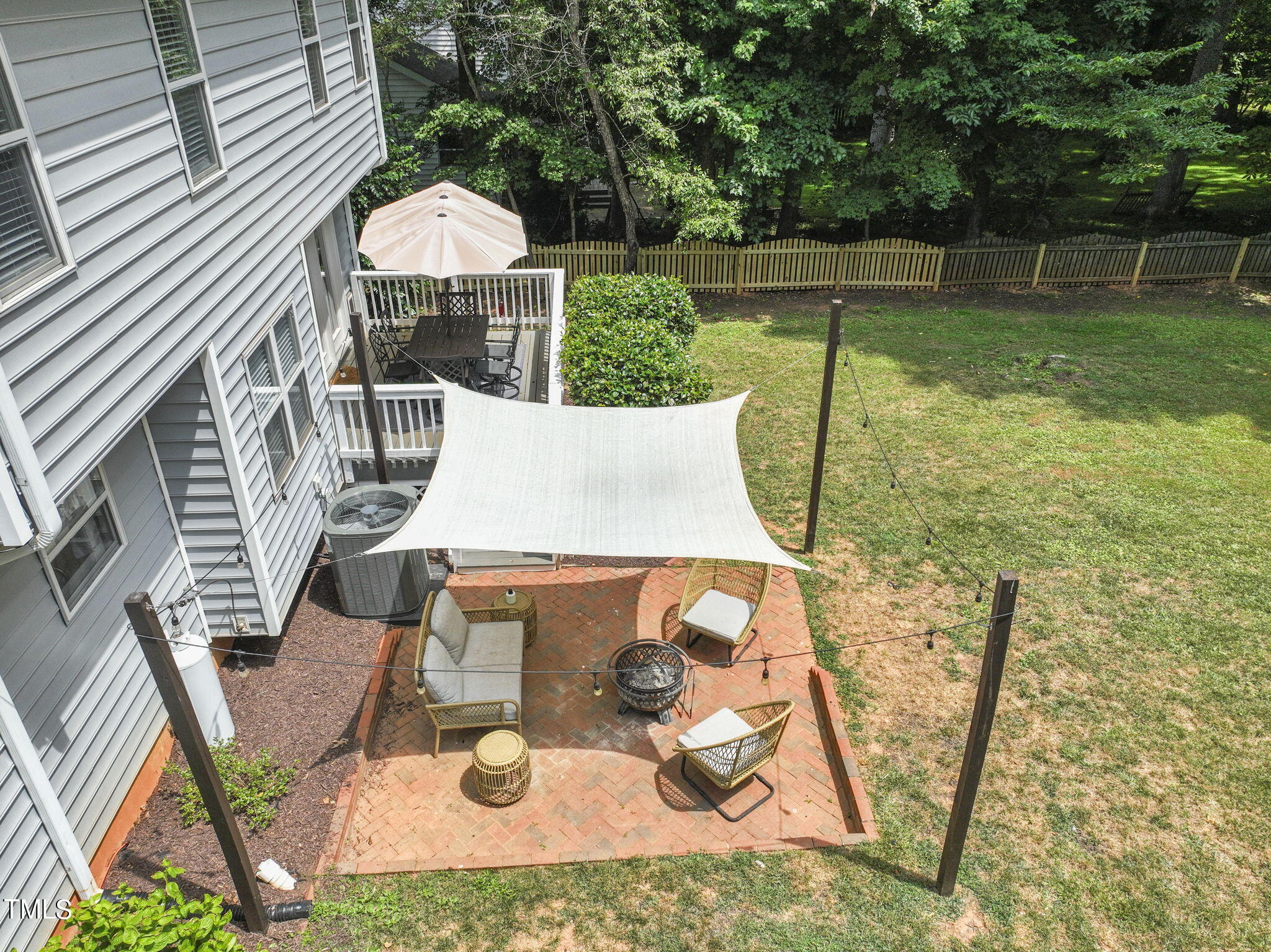 211 S English Hill Lane