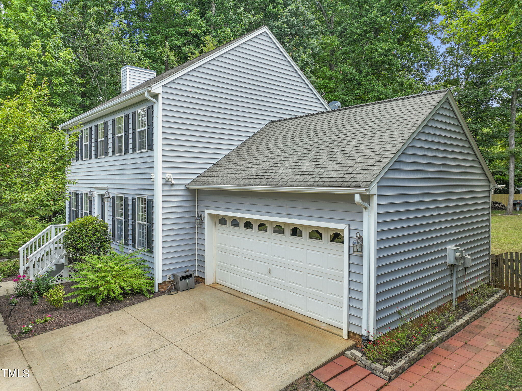 211 S English Hill Lane