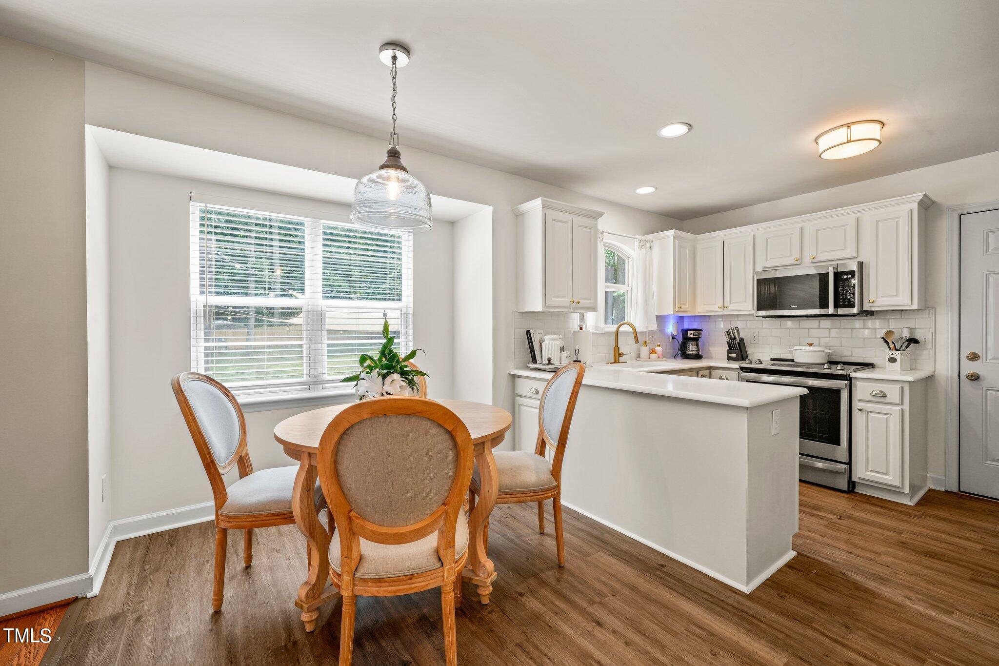 211 S English Hill Lane