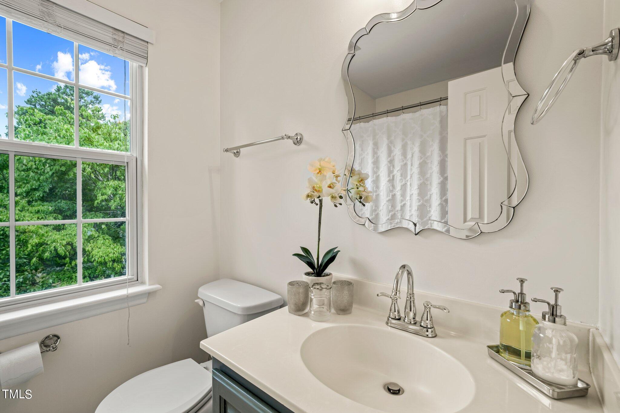 211 S English Hill Lane