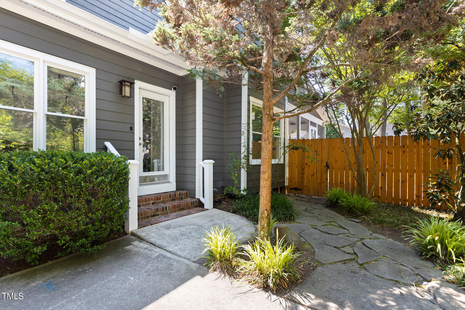307 W Knox Street