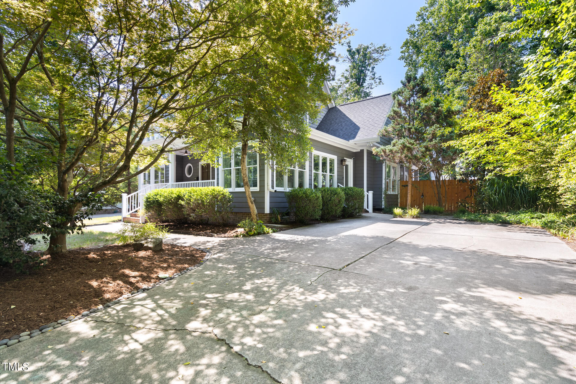 307 W Knox Street