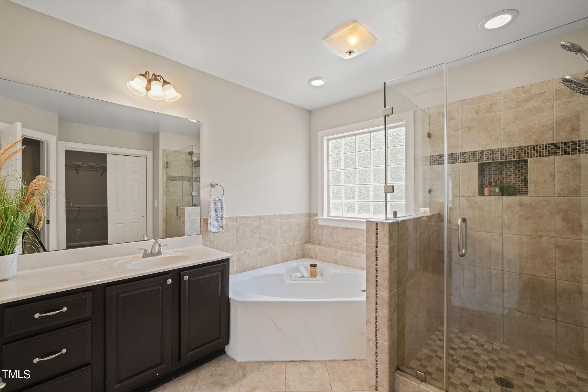 1704 Old Carriage Court