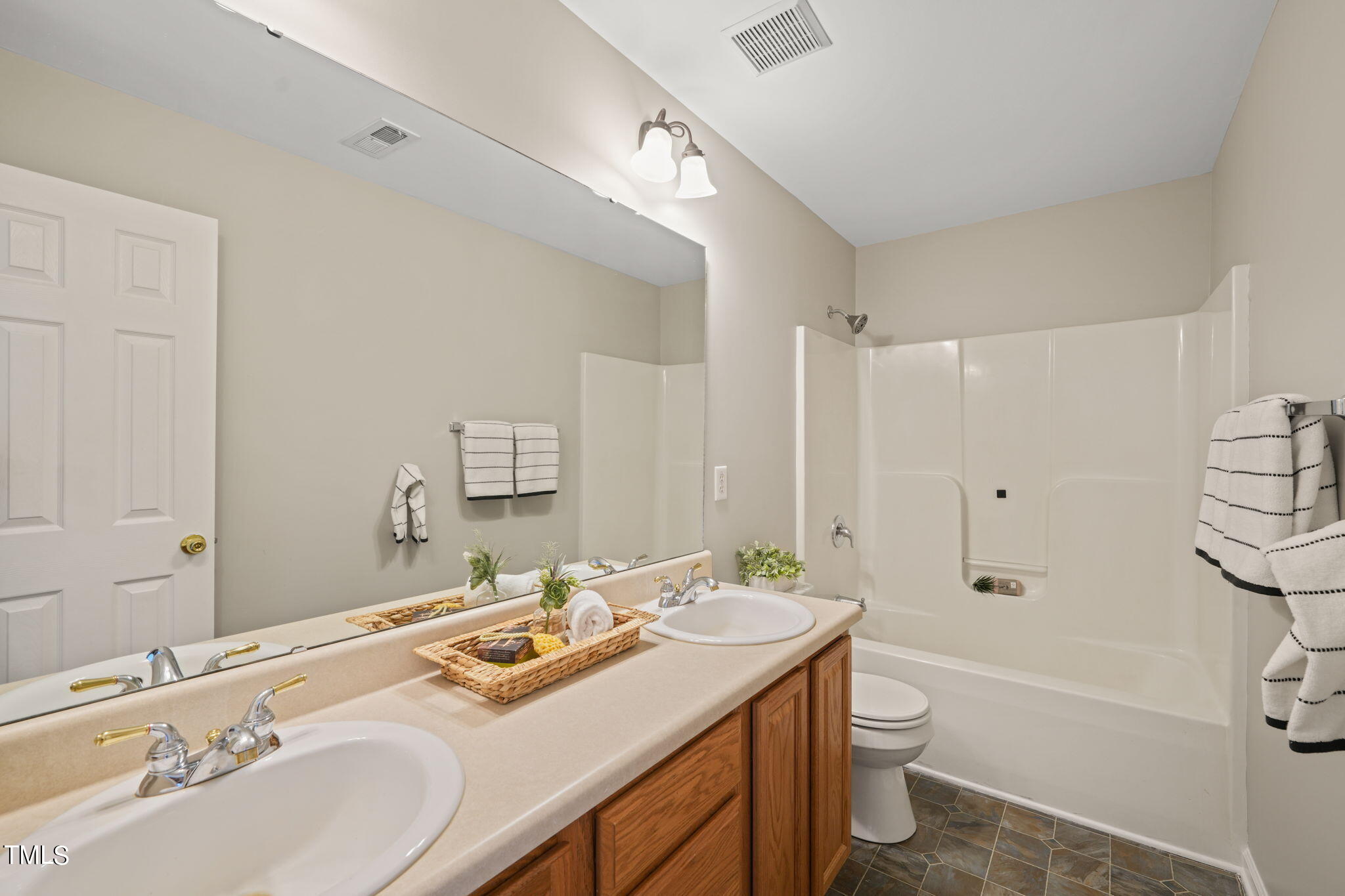 1704 Old Carriage Court