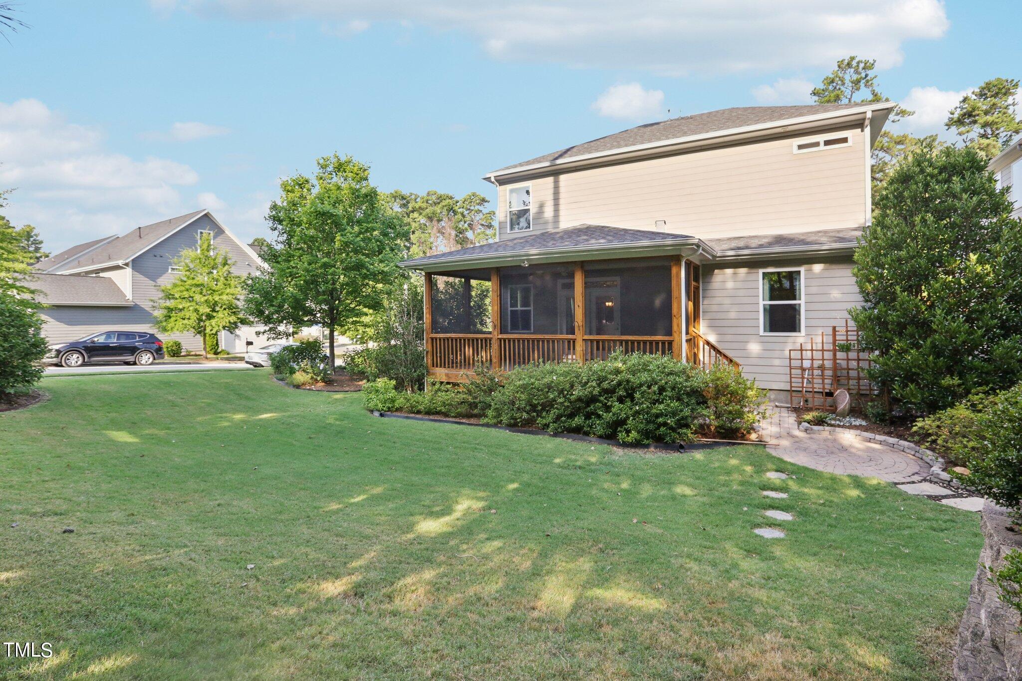 517 Plainview Avenue