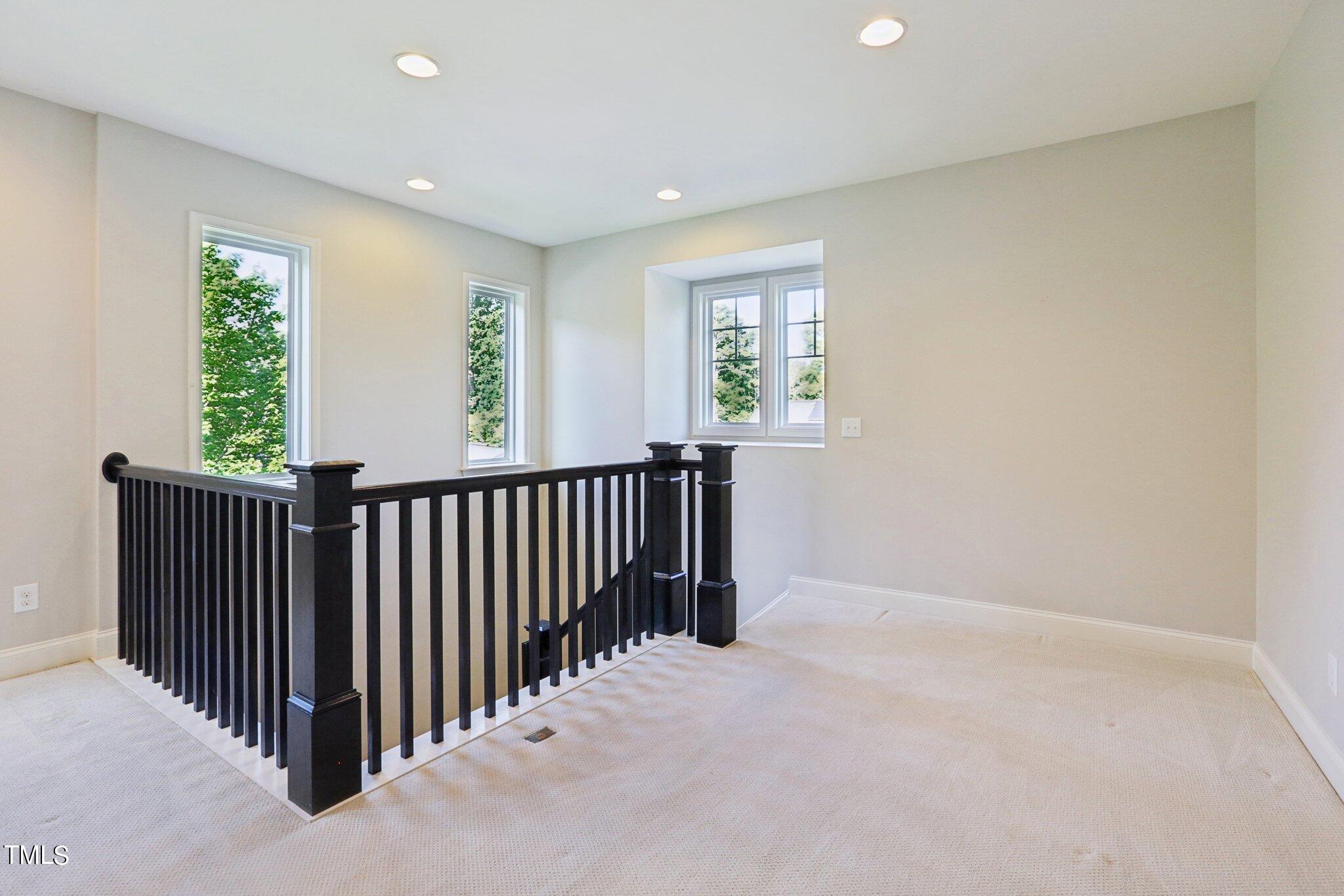 517 Plainview Avenue