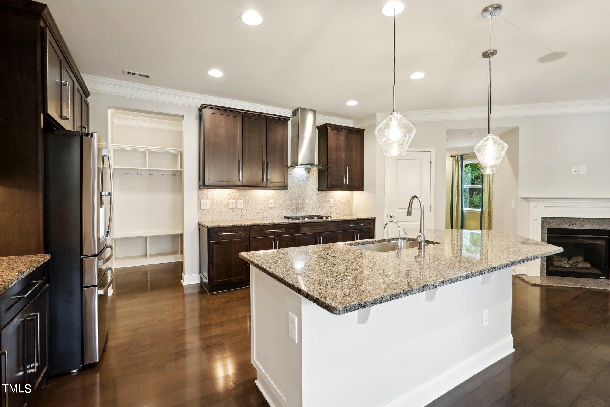 517 Plainview Avenue