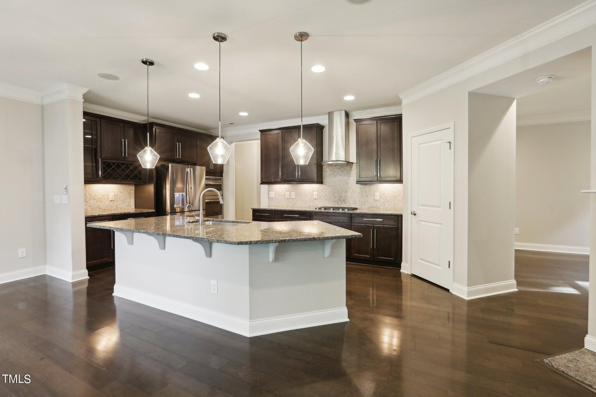 517 Plainview Avenue