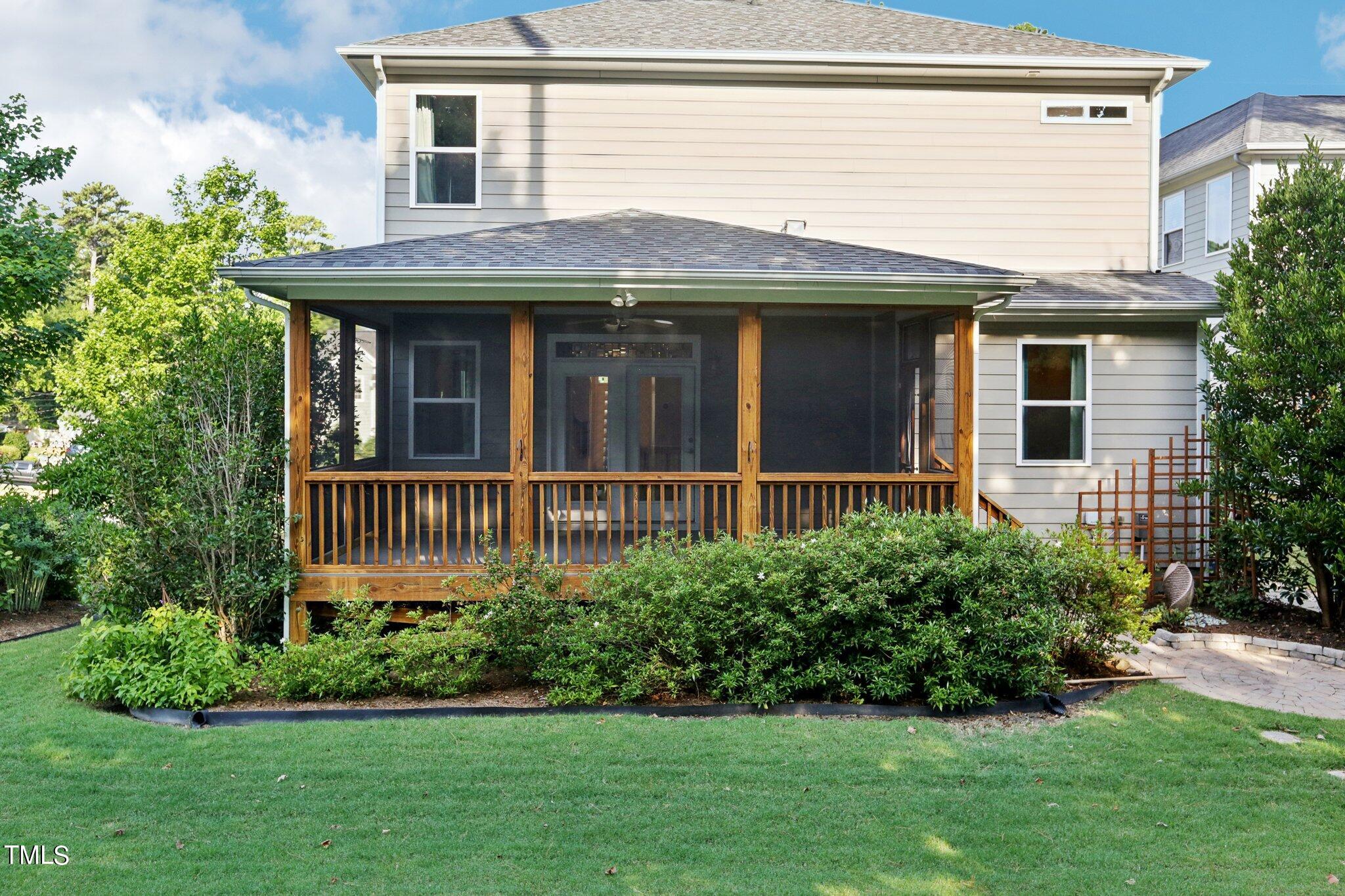 517 Plainview Avenue