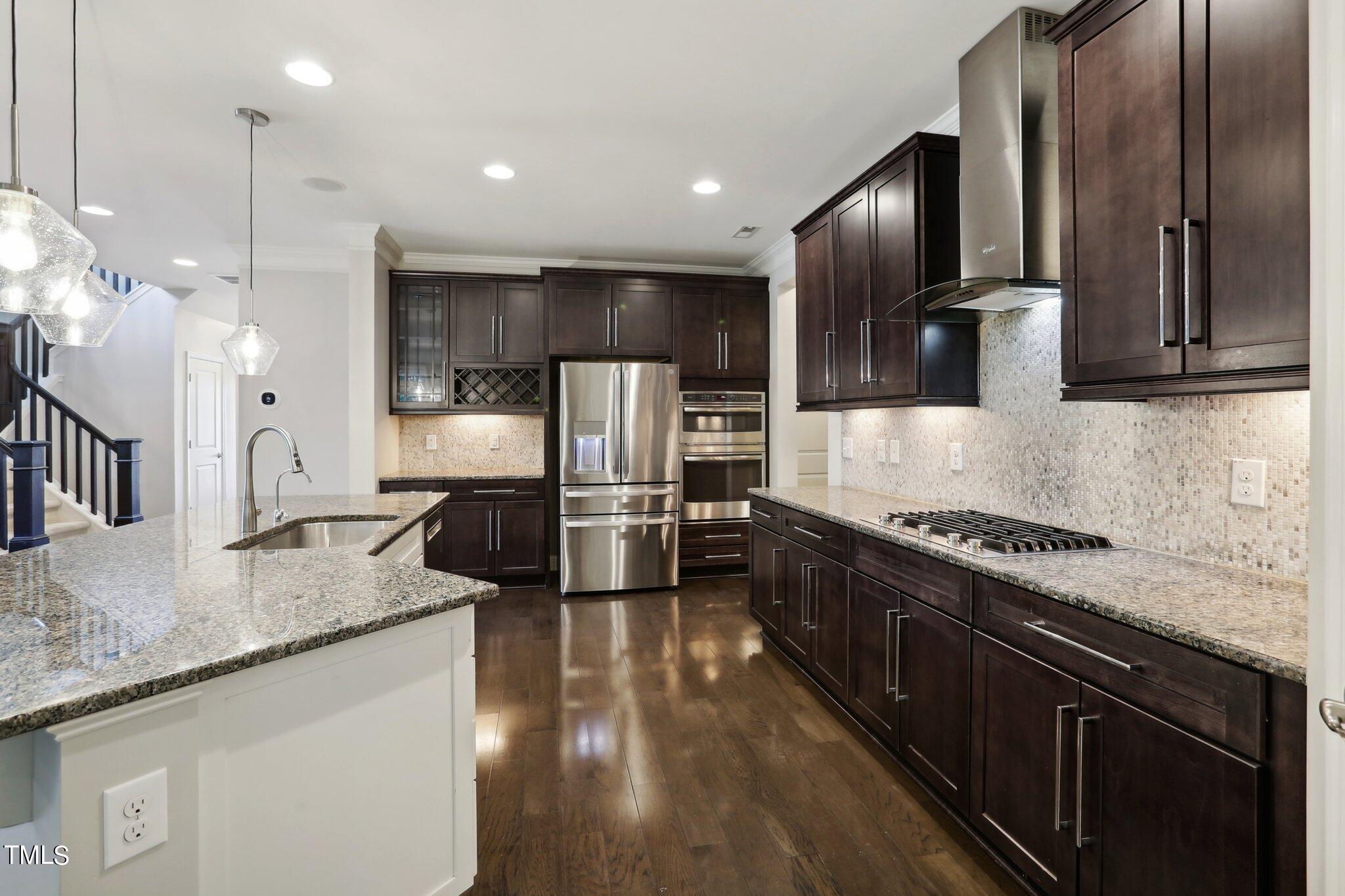 517 Plainview Avenue