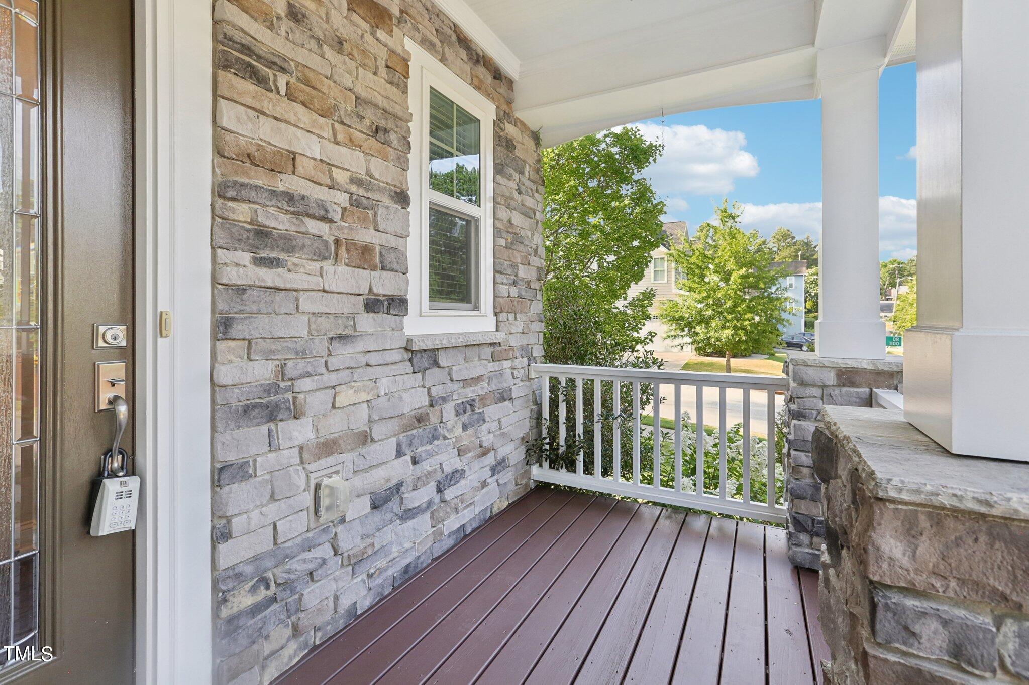 517 Plainview Avenue